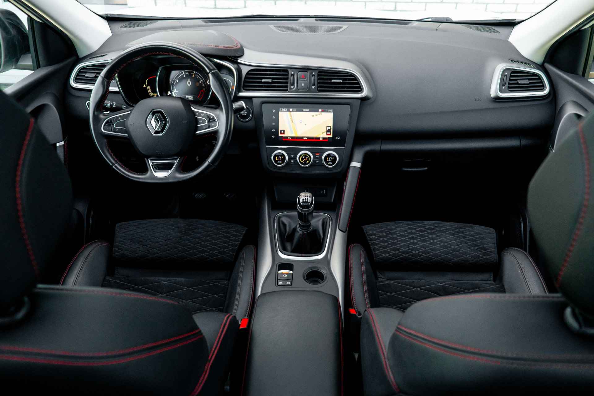 Renault Kadjar 1.3 TCe 160 PK Black Edition | BOSE | TREKHAAK | WINTERPAKKET | incl. Bovag rijklaarpakket met 12 maanden garantie - 10/60