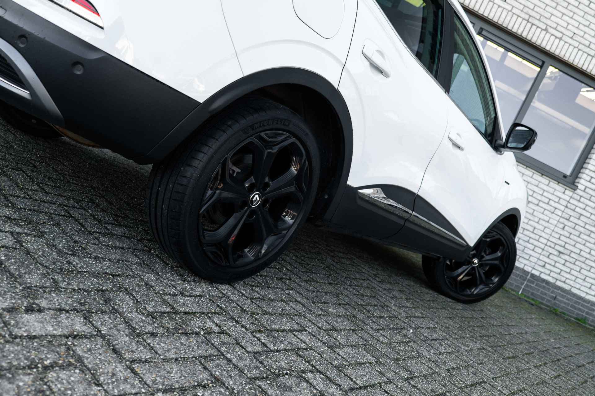 Renault Kadjar 1.3 TCe 160 PK Black Edition | BOSE | TREKHAAK | WINTERPAKKET | incl. Bovag rijklaarpakket met 12 maanden garantie - 28/60