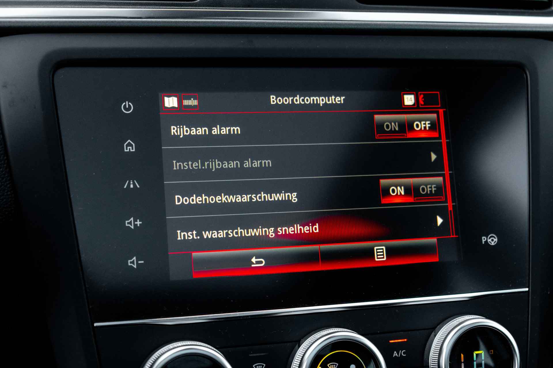 Renault Kadjar 1.3 TCe 160 PK Black Edition | BOSE | TREKHAAK | WINTERPAKKET | incl. Bovag rijklaarpakket met 12 maanden garantie - 56/60