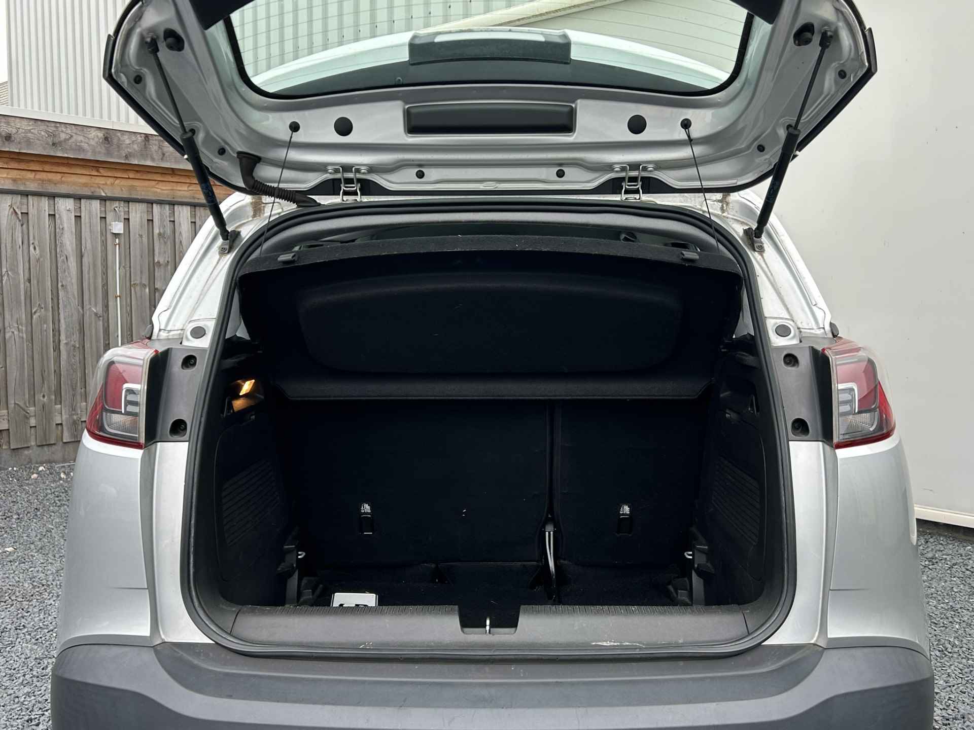 Opel Crossland X 1.2 Online Edition | AGR stoelen | TREKHAAK | All season banden | Navi by app | Apple Carplay/Android Auto | Airco | Reservewiel - 11/26