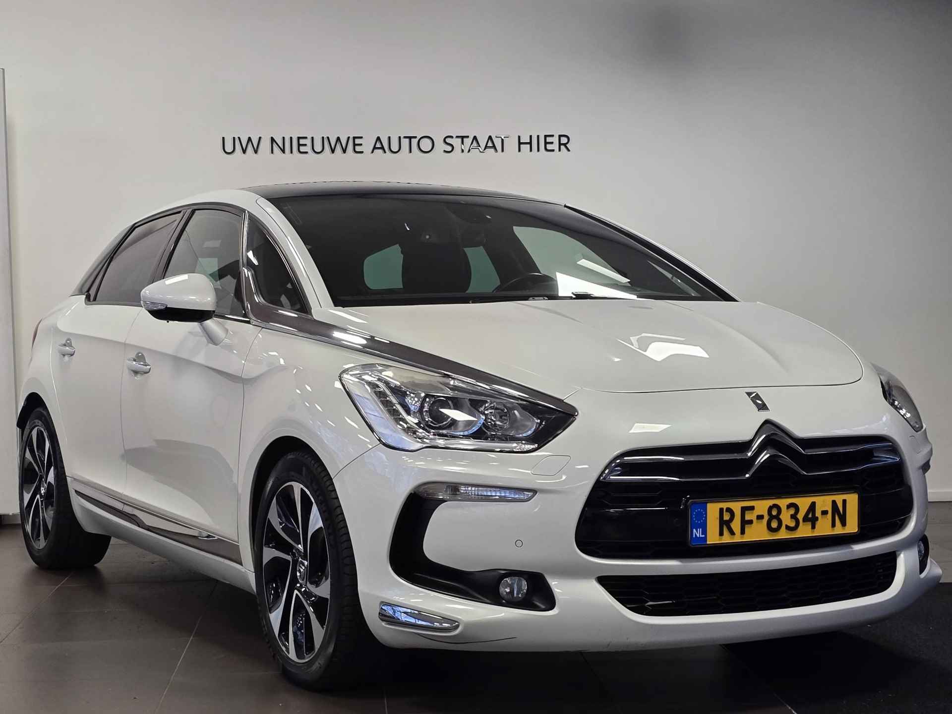 Citroen DS5 So Chic 1.6 TURBO 156pk 6-TRAPSAUTOMAAT | PANODAK | BI-XENON | CAMERA | NAVI | LEDER | STOELVERW. | TREKHAAK | - 4/51