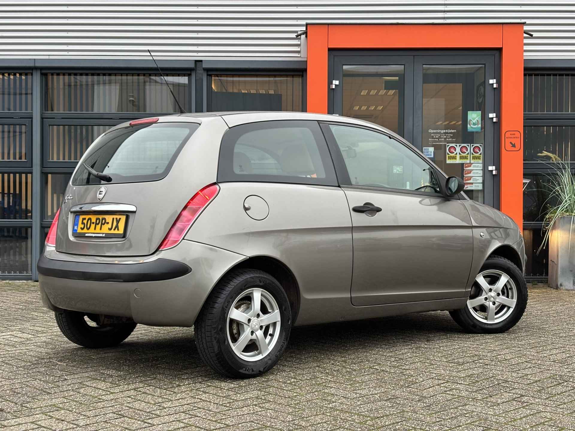 Lancia Ypsilon 1.2 Argento / NL Auto / Goed Onderhouden / Met Nieuwe APK / - 6/24