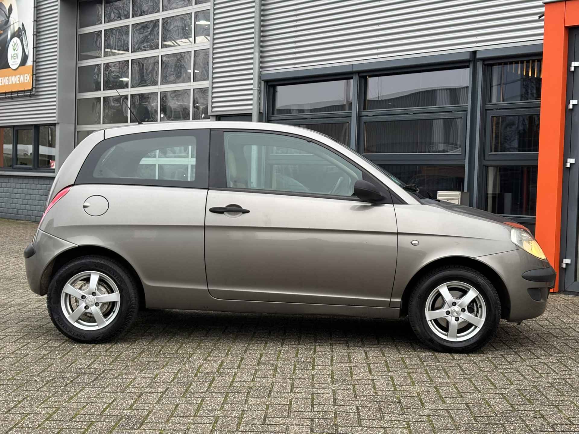 Lancia Ypsilon 1.2 Argento / NL Auto / Goed Onderhouden / Met Nieuwe APK / - 14/24