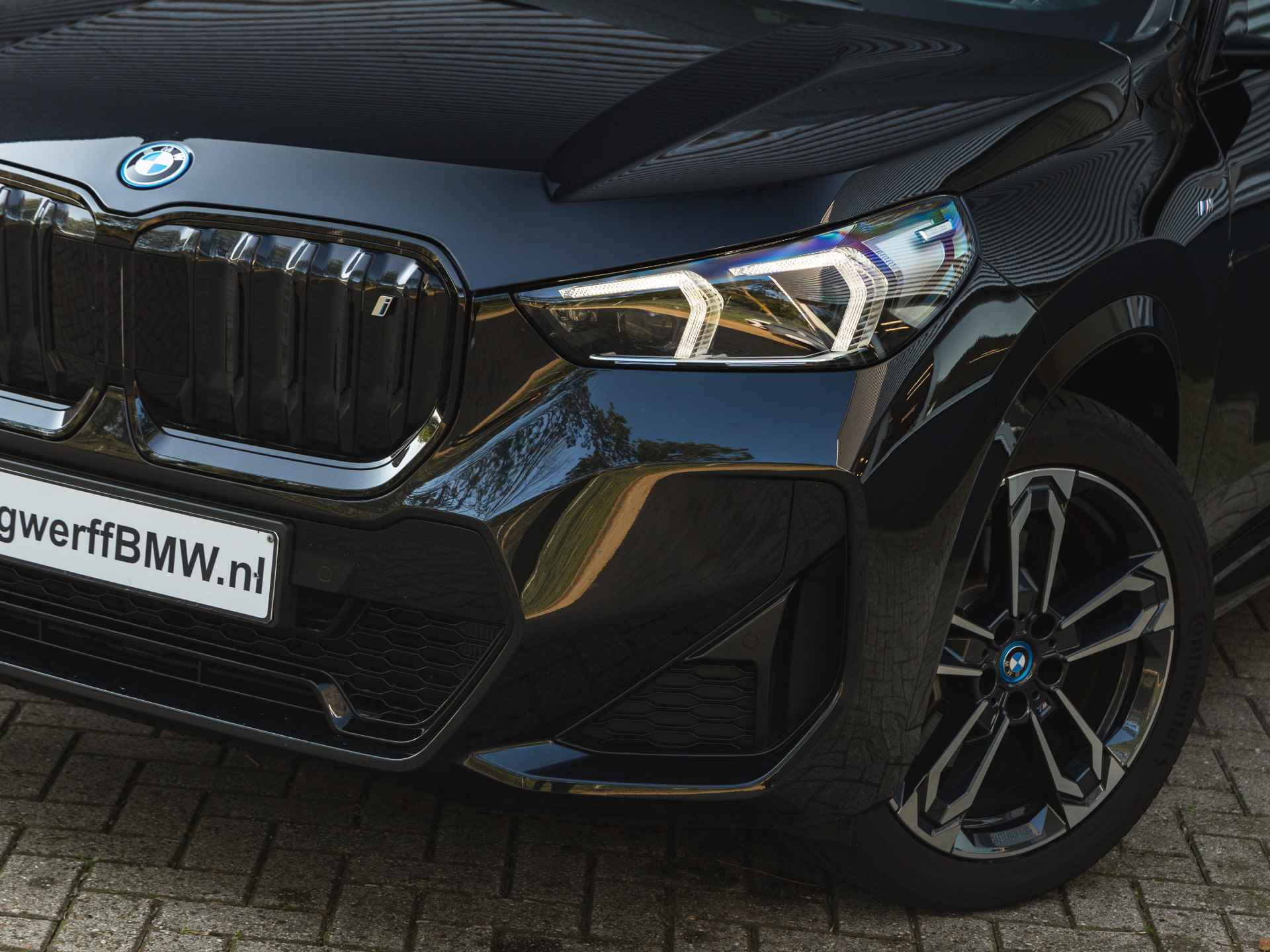 BMW iX1 xDrive30 M-Sport - Shadowline - Adaptive LED - Camera - 7/40