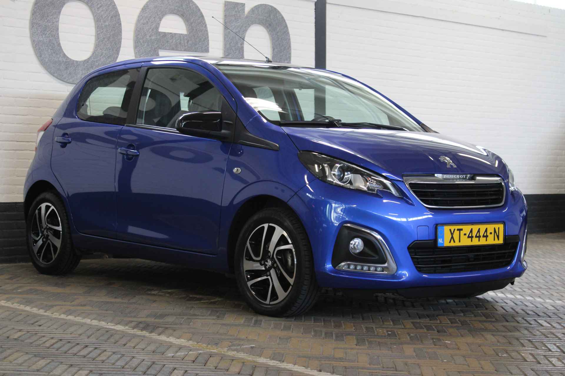 Peugeot 108 1.0 e-VTi Allure | Incl. 12 maanden garantie | 1ste eigenaar! | Automaat | Apple carplay/Android auto | Airco | Schakelflippers | Elektrisch verstelbare spiegels | Dakdragers | - 17/42