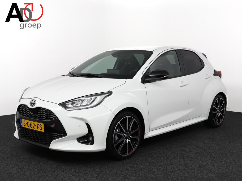 Toyota Yaris 1.5 Hybrid GR Sport | Apple Carplay/Android Auto | Parkeersensoren | Stoelverwarming | kunstlederen/alcantara bekleding |