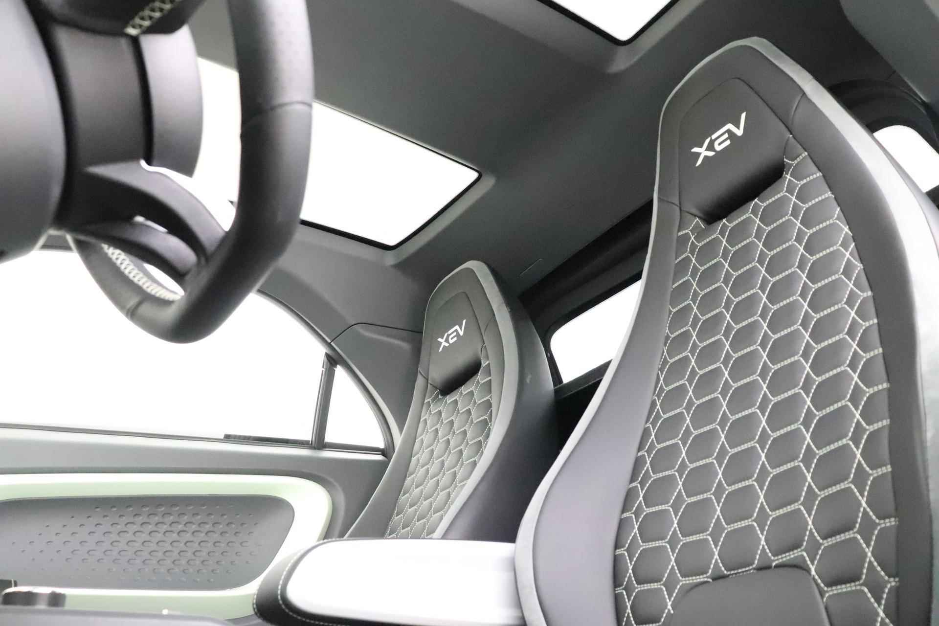 XEV YOYO EASY -PANO.DAK|KEYLESS|ABS *LEATHER UPHOLSTERY UPON REQUEST*EXPORT ONLY - 8/50