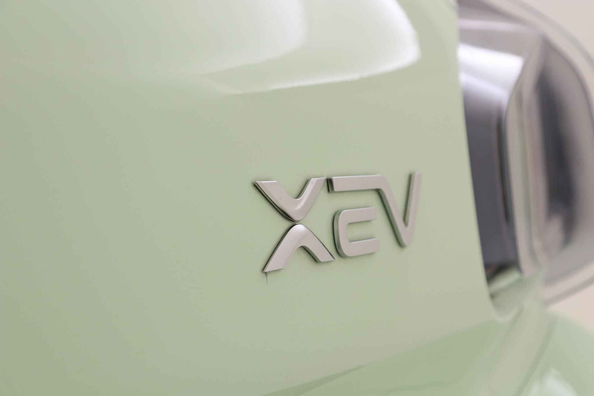 XEV YOYO EASY -PANO.DAK|KEYLESS|ABS *LEATHER UPHOLSTERY UPON REQUEST*EXPORT ONLY - 35/50