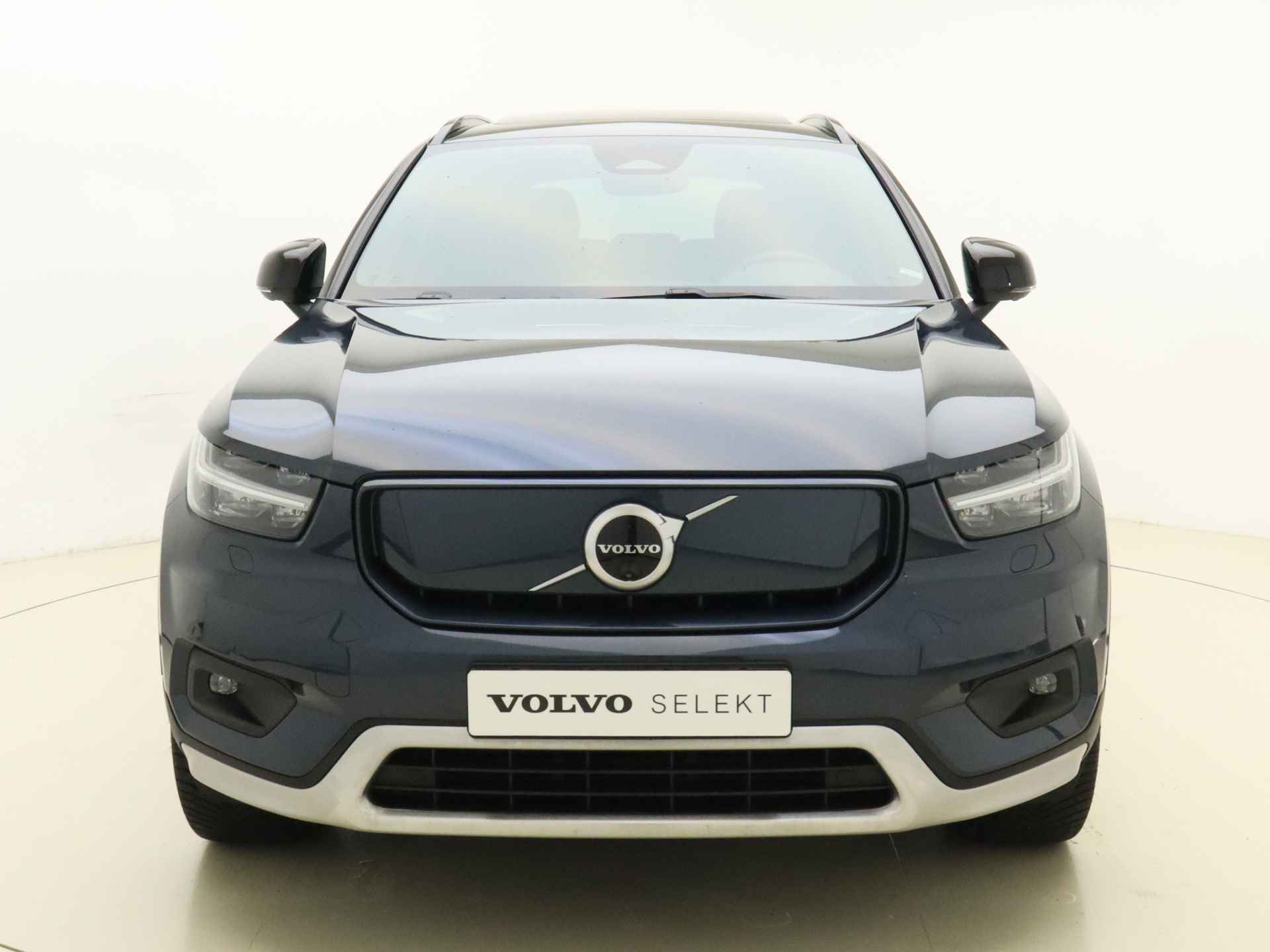 Volvo XC40 Recharge 231pk Pro / 360 camera / Panoramadak / BLIS / Elektr. Stoelen / Nubuck / Stoel + Stuurw. Verwarming / H&K Audio / 20'' / - 4/40