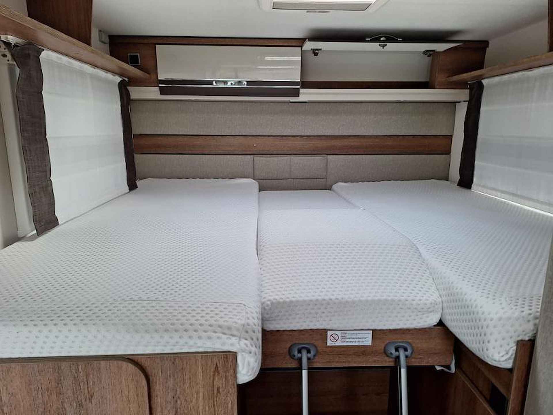 Dethleffs Trend I 6617 - 2 APARTE BEDDEN +HEFBED - 7/19