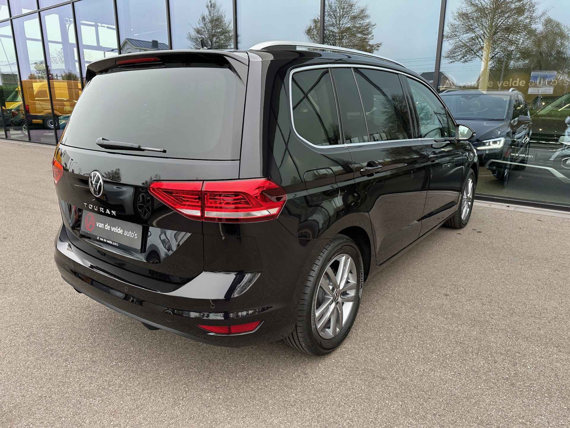 Volkswagen Touran 1.5 TSI 150pk DSG Highline 7-persoons | Led | Dode hoek | Navi | Elek. Achterklep | Keyless | Rijklaar incl. garantie - 34/34