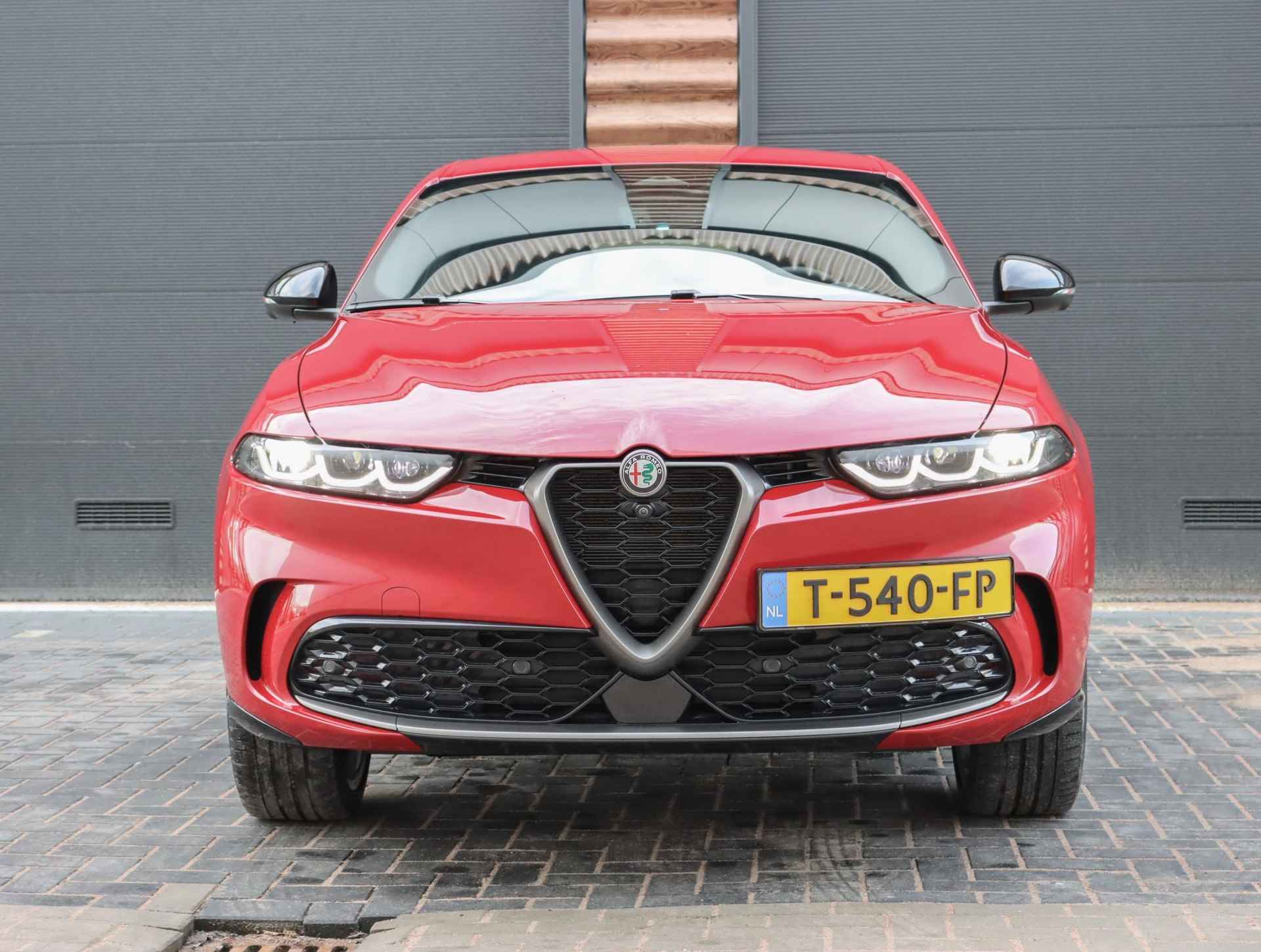 Alfa Romeo Tonale 280pk PHEV Edizione Speciale (SNEL rijden!!/Winterpack/20"LMV/LED/Camera) - 48/54