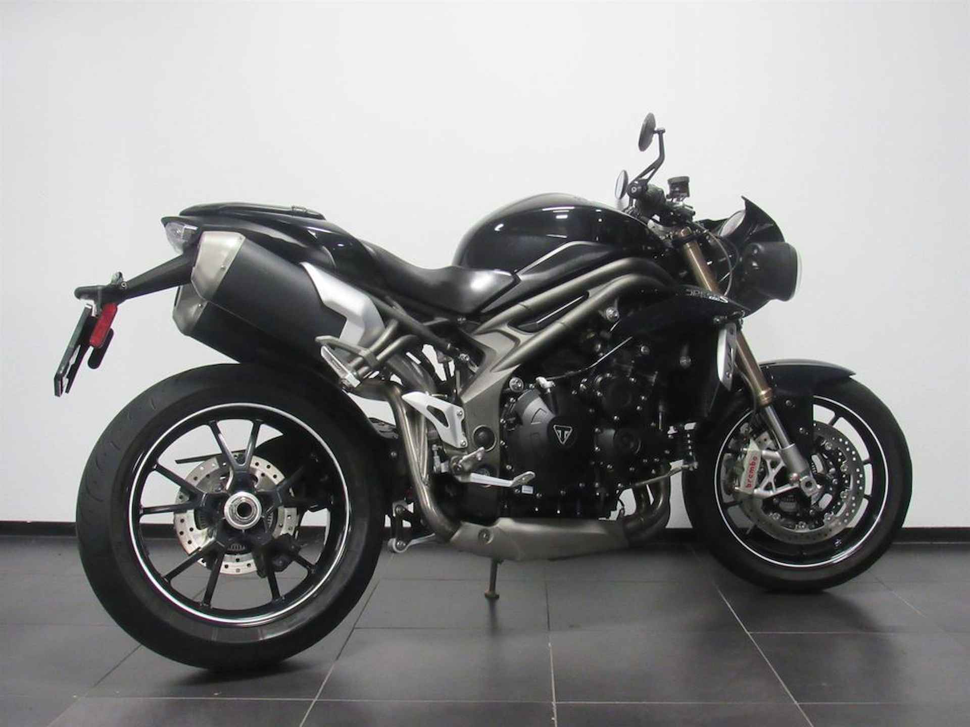 Triumph SPEED TRIPLE S - 6/15