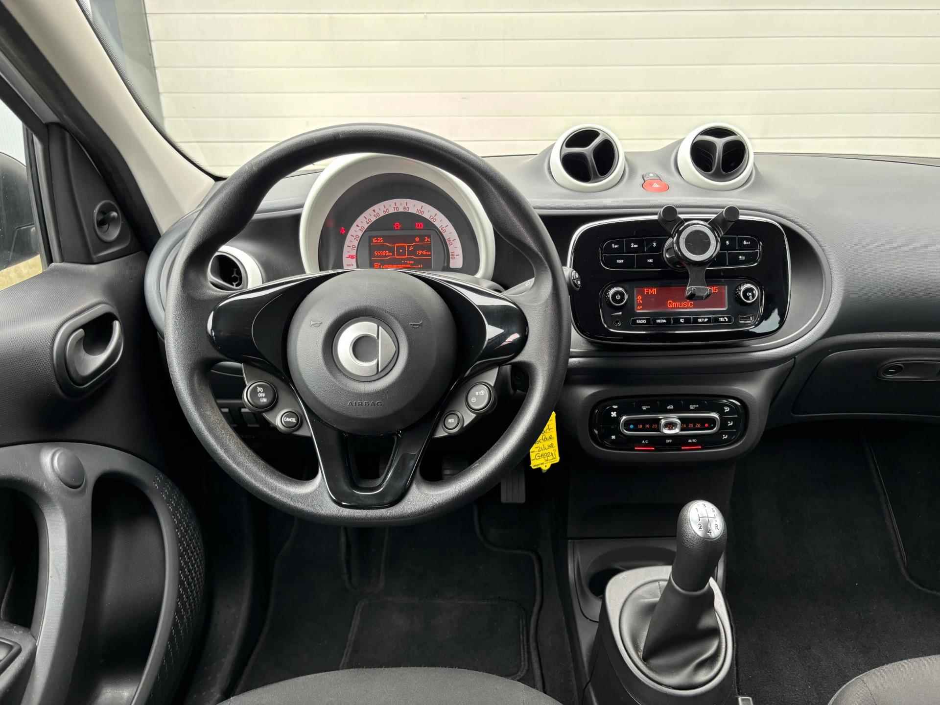 Smart Forfour 1.0 (71pk) Pure - cruise control - climate control - 7/25