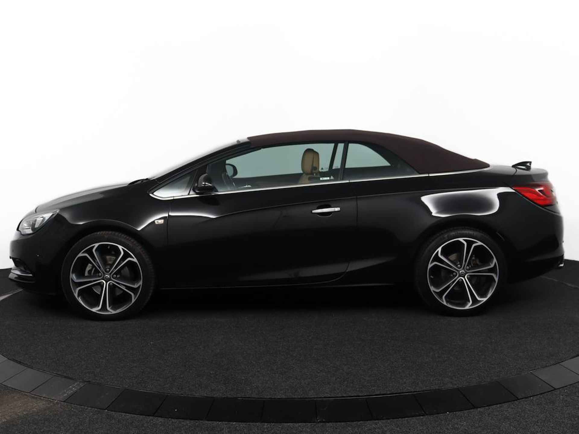 Opel Cascada 1.6 Turbo Innovation Lederen Interieur | Airconditioning (ECC) | Cruise controle | Elec. bed. kap | Alarm | stoel en stuur verwarming | Navigatie | PDC voor+achter  | 20 inch velgen. - 5/45