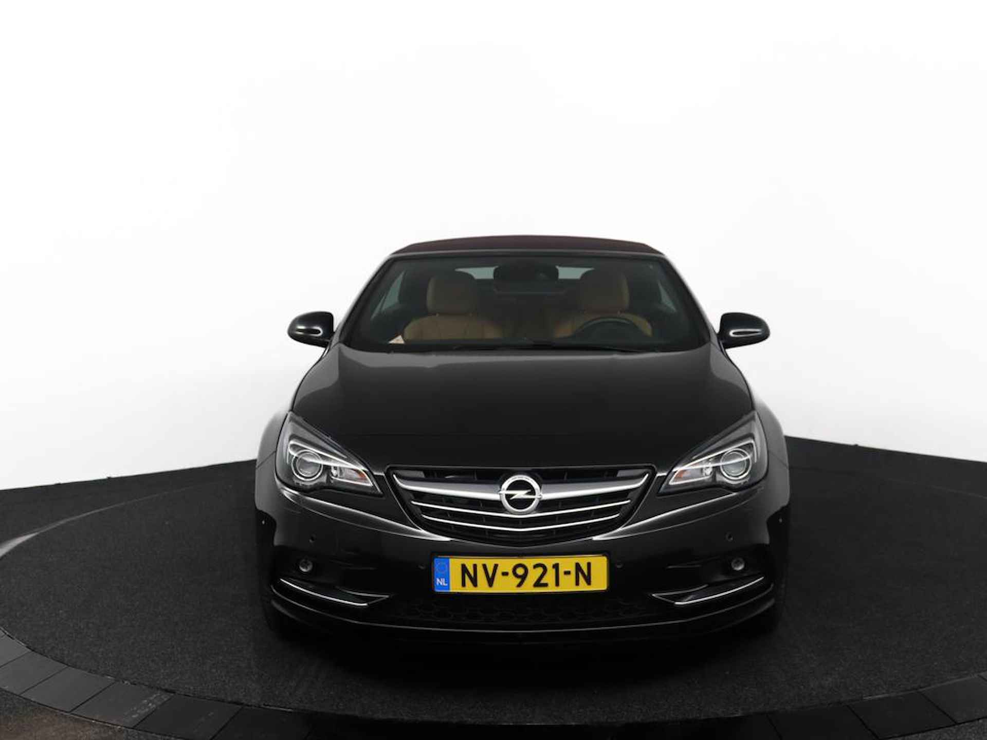 Opel Cascada 1.6 Turbo Innovation Lederen Interieur | Airconditioning (ECC) | Cruise controle | Elec. bed. kap | Alarm | stoel en stuur verwarming | Navigatie | PDC voor+achter  | 20 inch velgen. - 15/45