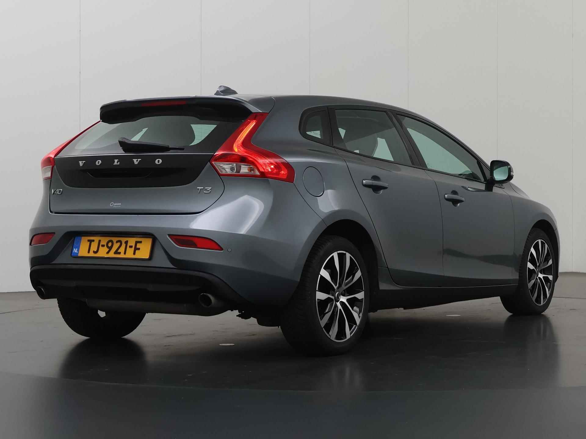 Volvo V40 1.5 T3 Dynamic Edition | Navigatie | Stoelverwarming | Climate Control | - 3/39