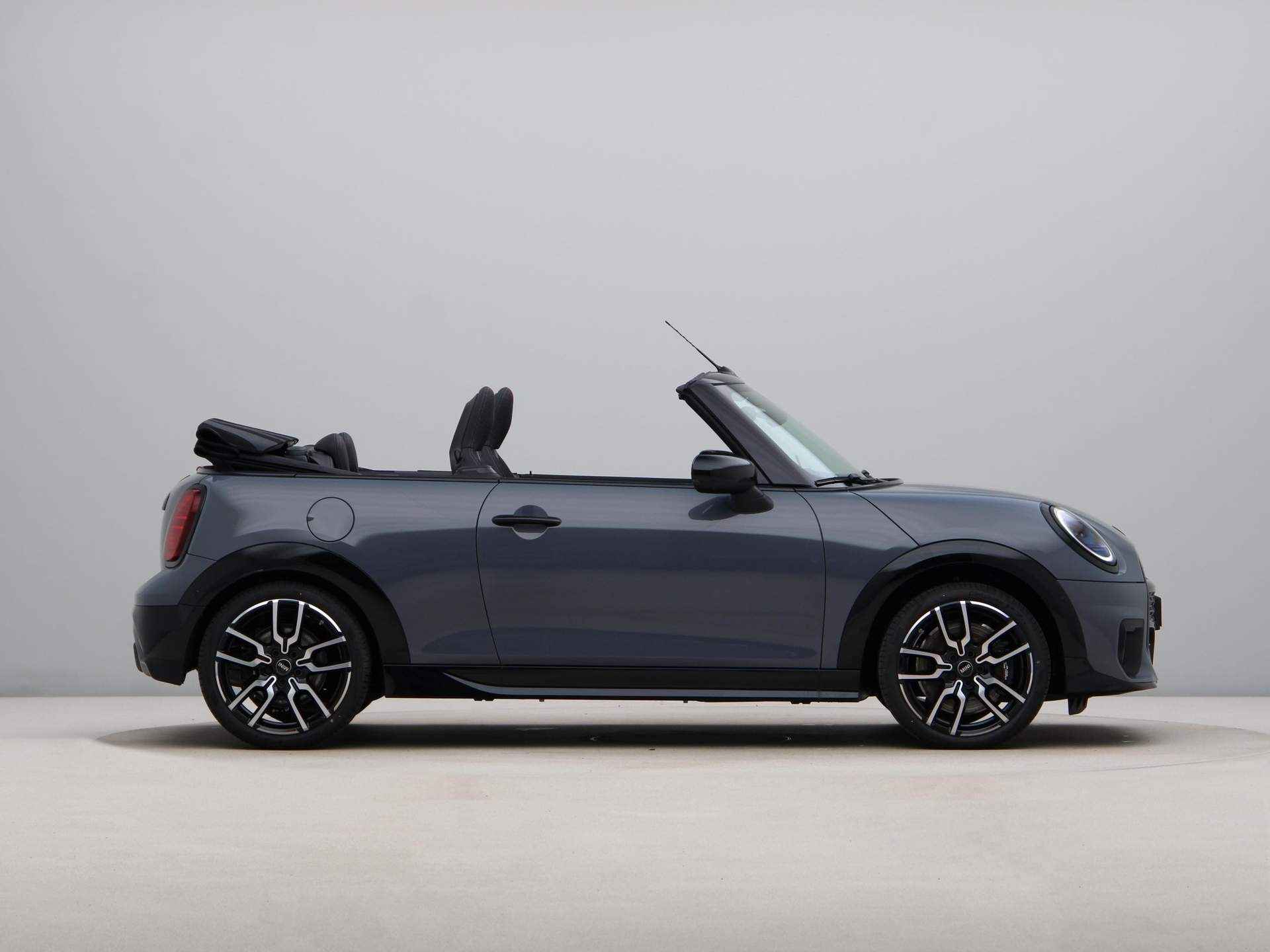 MINI Cooper Cabrio C John Cooper Works Pakket XL PRIVATE LEASE EUR 815,- (48 mnd/10.000 km) - 12/33