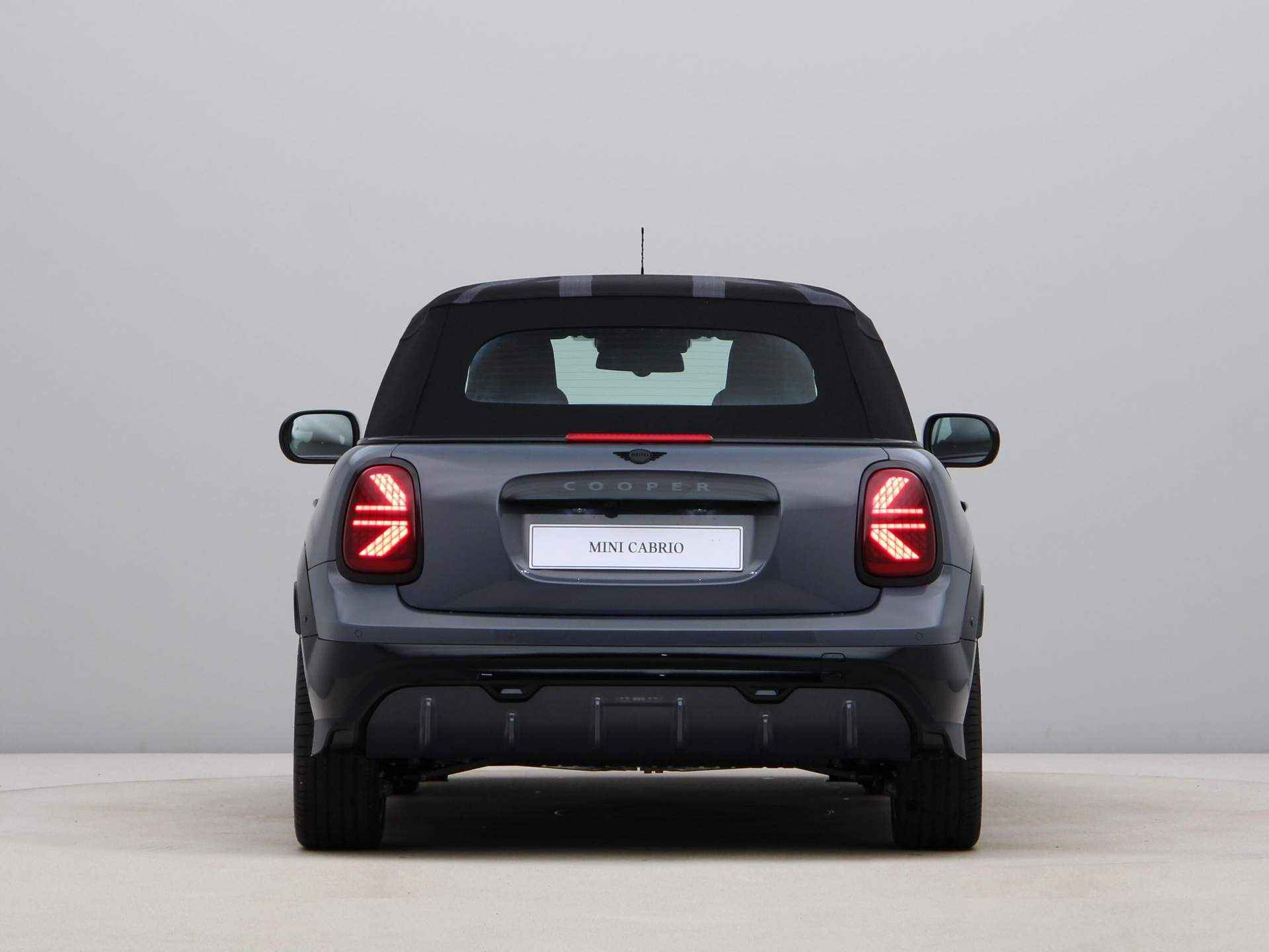 MINI Cooper Cabrio C John Cooper Works Pakket XL PRIVATE LEASE EUR 815,- (48 mnd/10.000 km) - 16/33