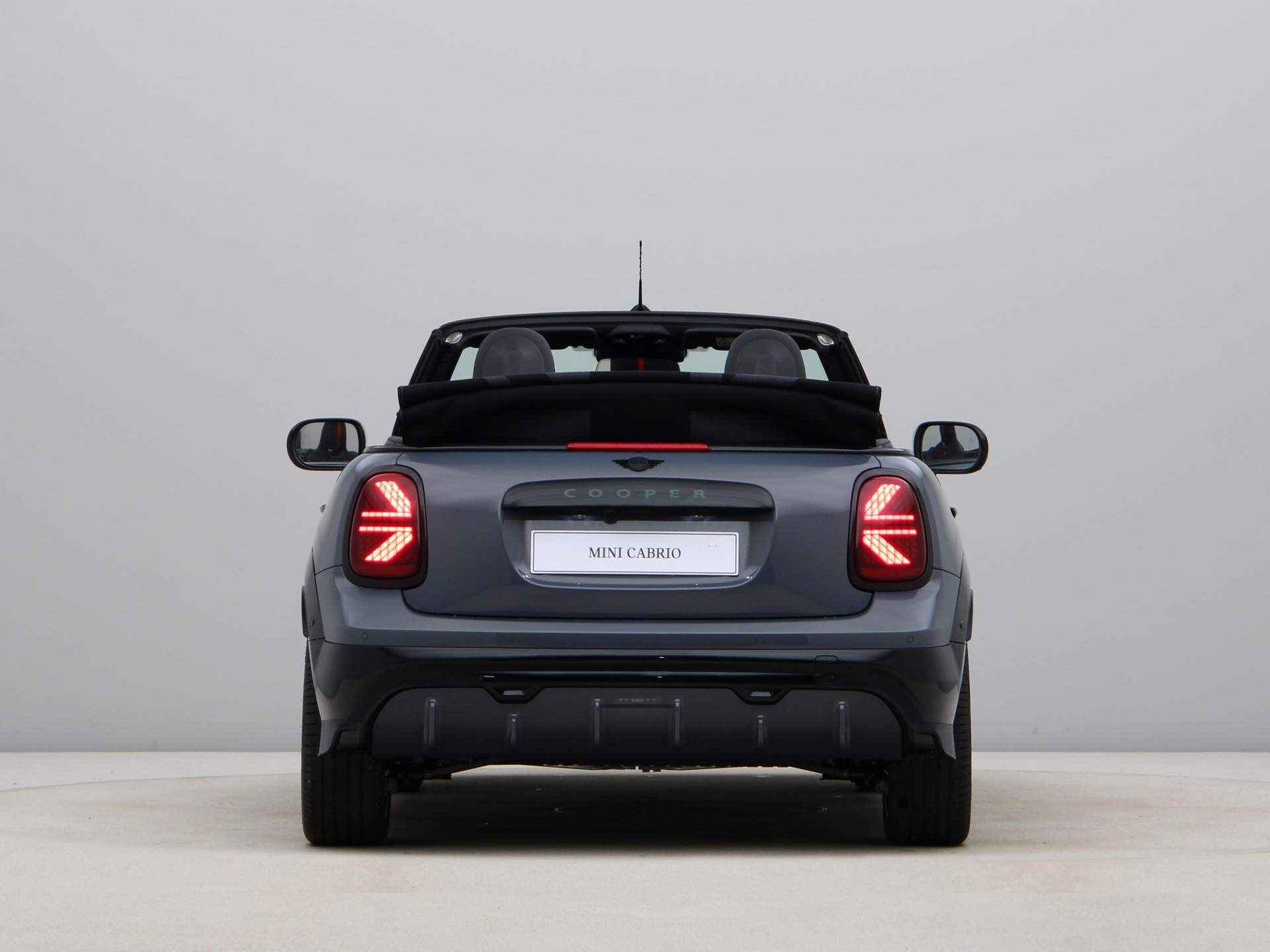 MINI Cooper Cabrio C John Cooper Works Pakket XL PRIVATE LEASE EUR 815,- (48 mnd/10.000 km) - 17/33