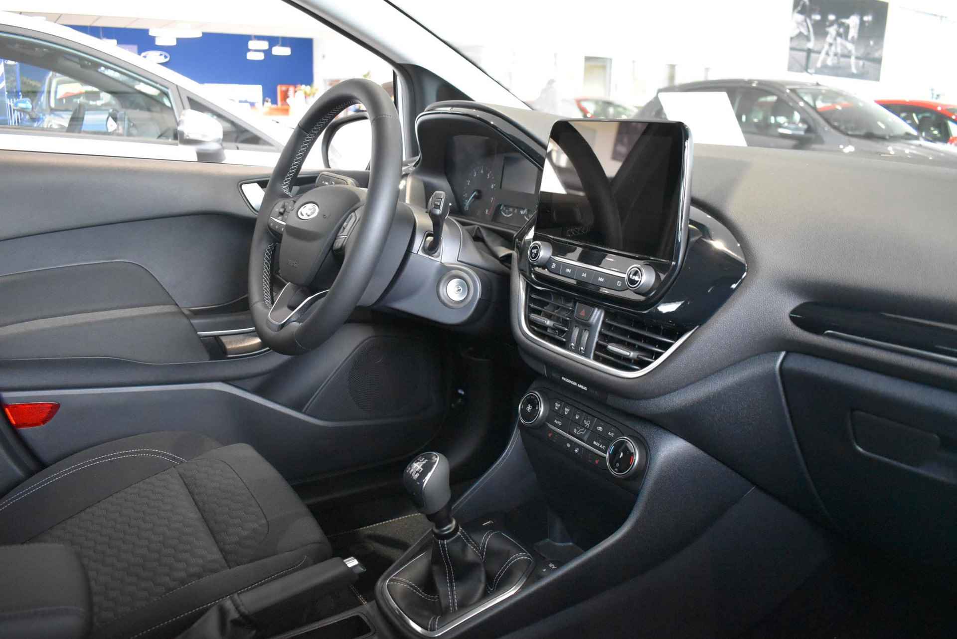 Ford Fiesta 1.0 EcoBoost Hybrid Titanium | VOORRAAD | Chrome Blue | Parking Pack 2 | Winter Pack - 3/9