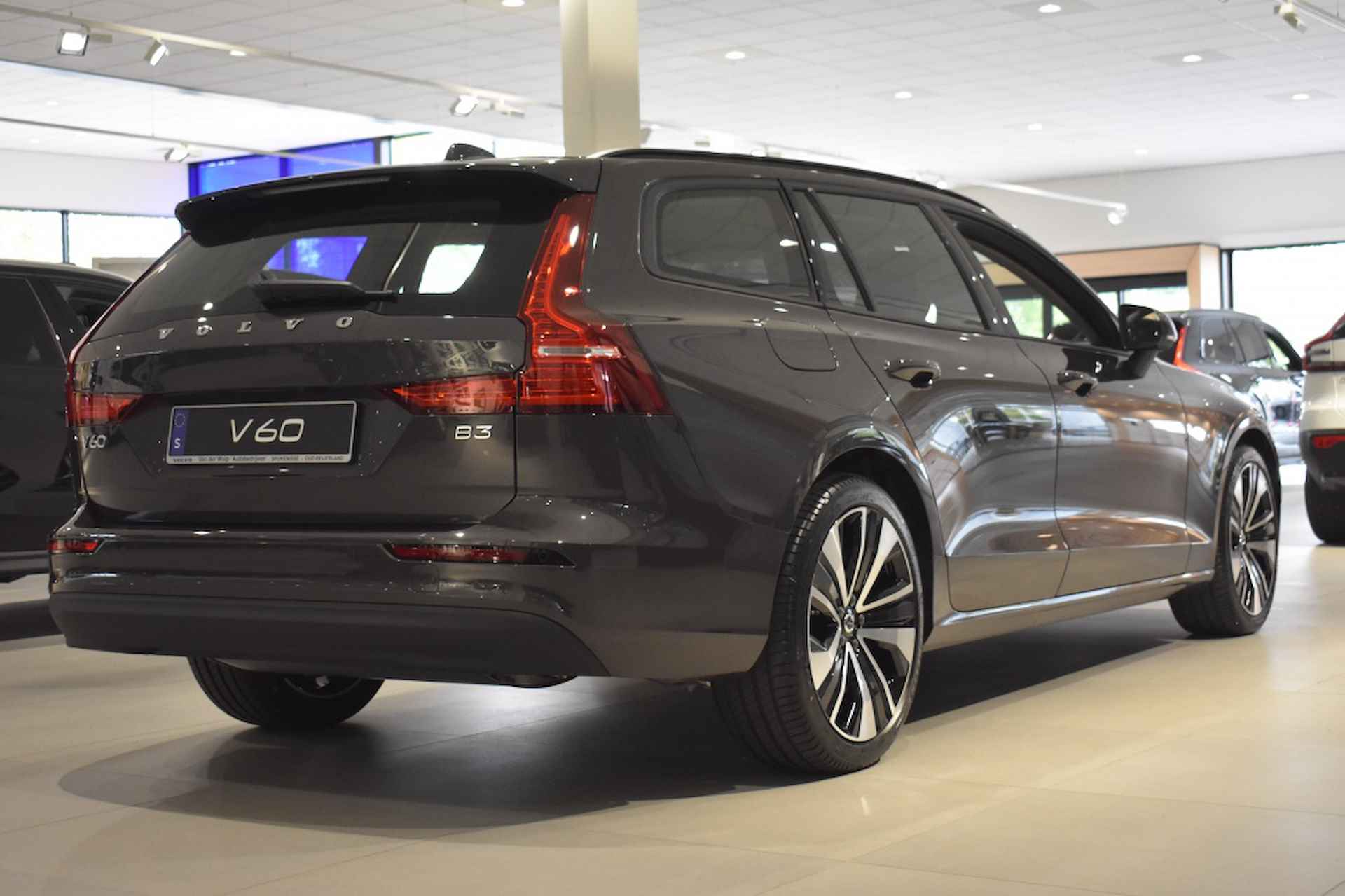 Volvo V60 *NIEUW* B3 163pk Essential Edition| 19″ | Leder | Climate-Pack - 2/28