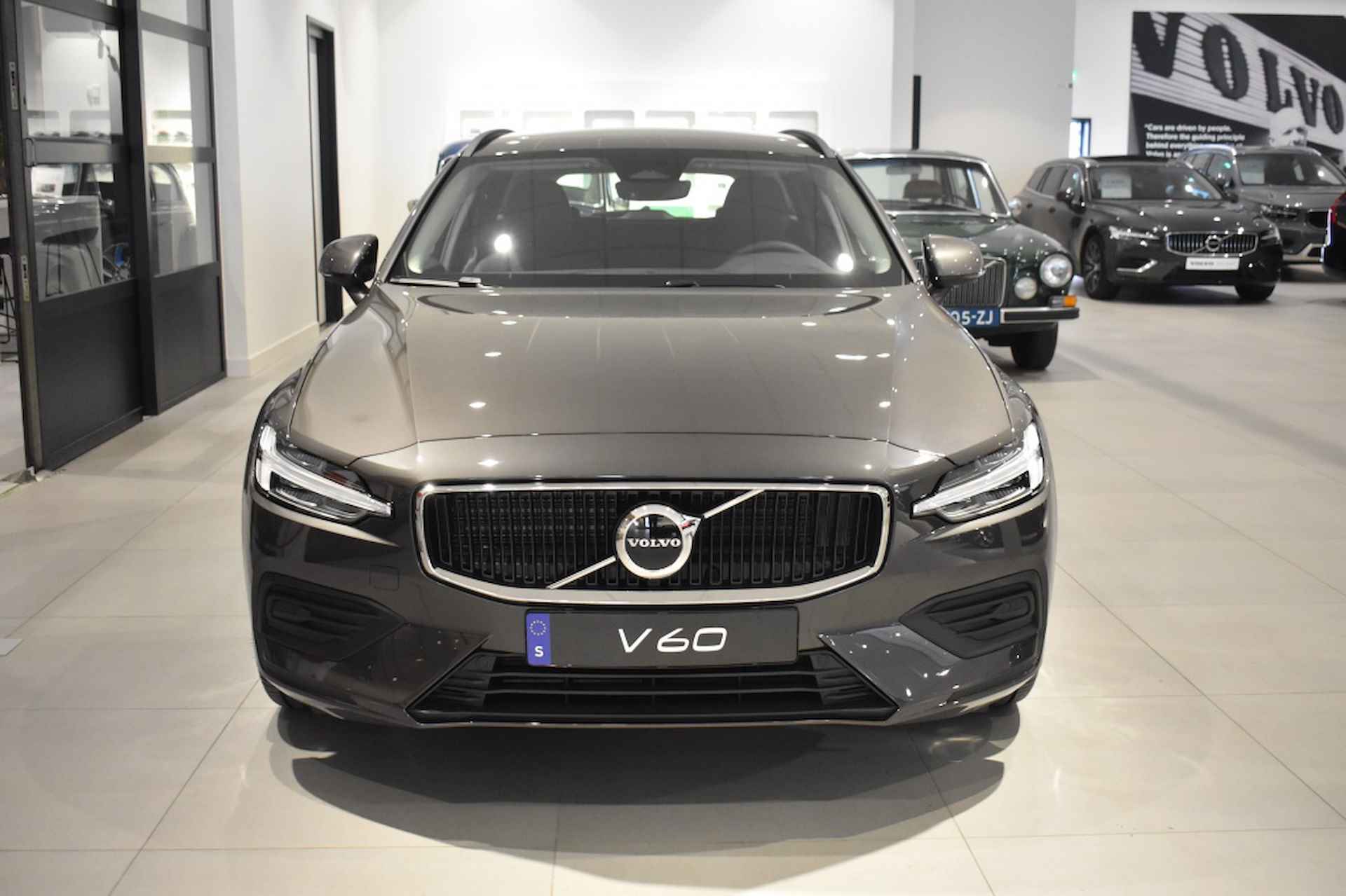 Volvo V60 *NIEUW* B3 163pk Essential Edition| 19″ | Leder | Climate-Pack - 8/28