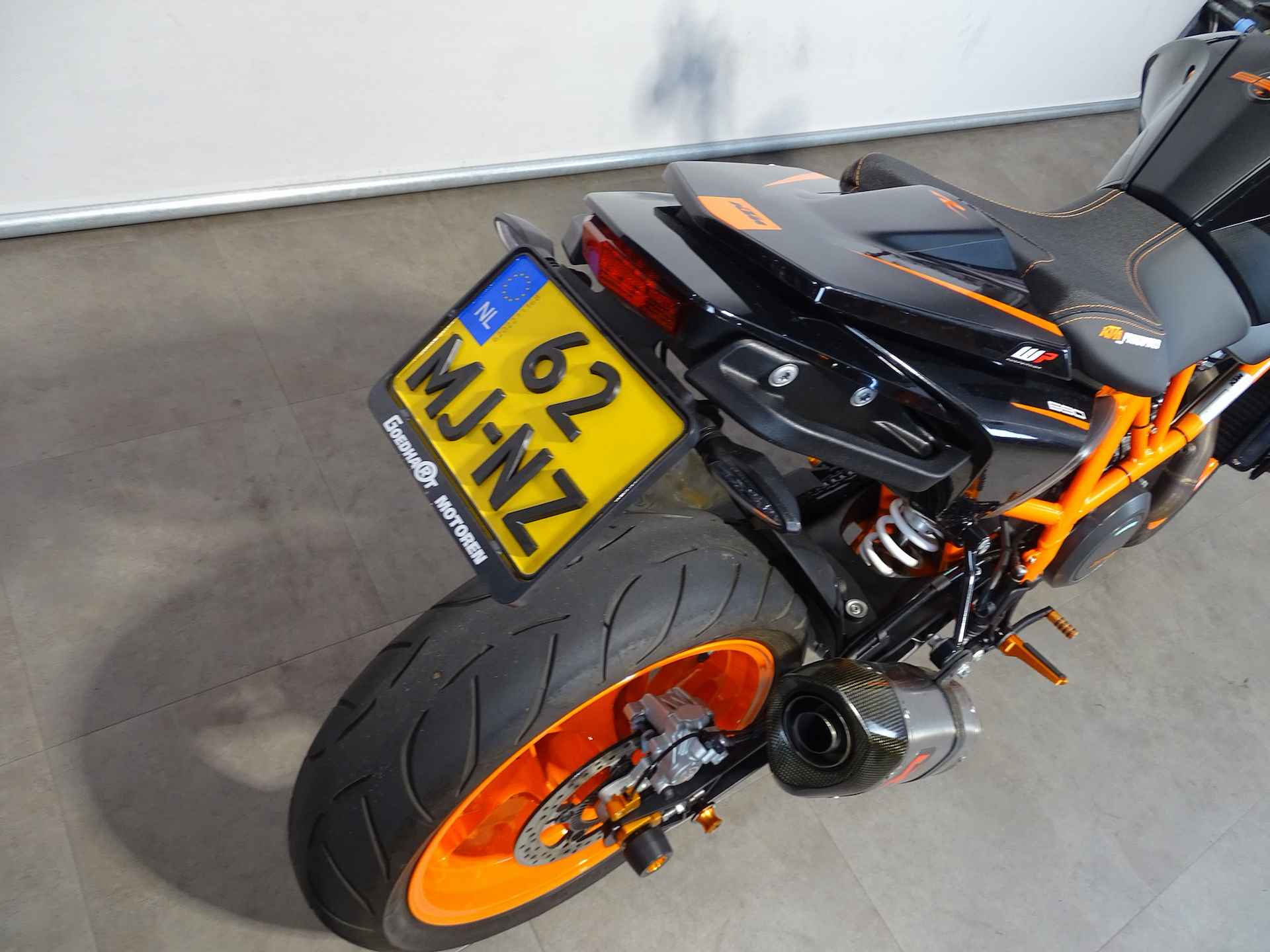 KTM 690 DUKE R ABS - 3/9