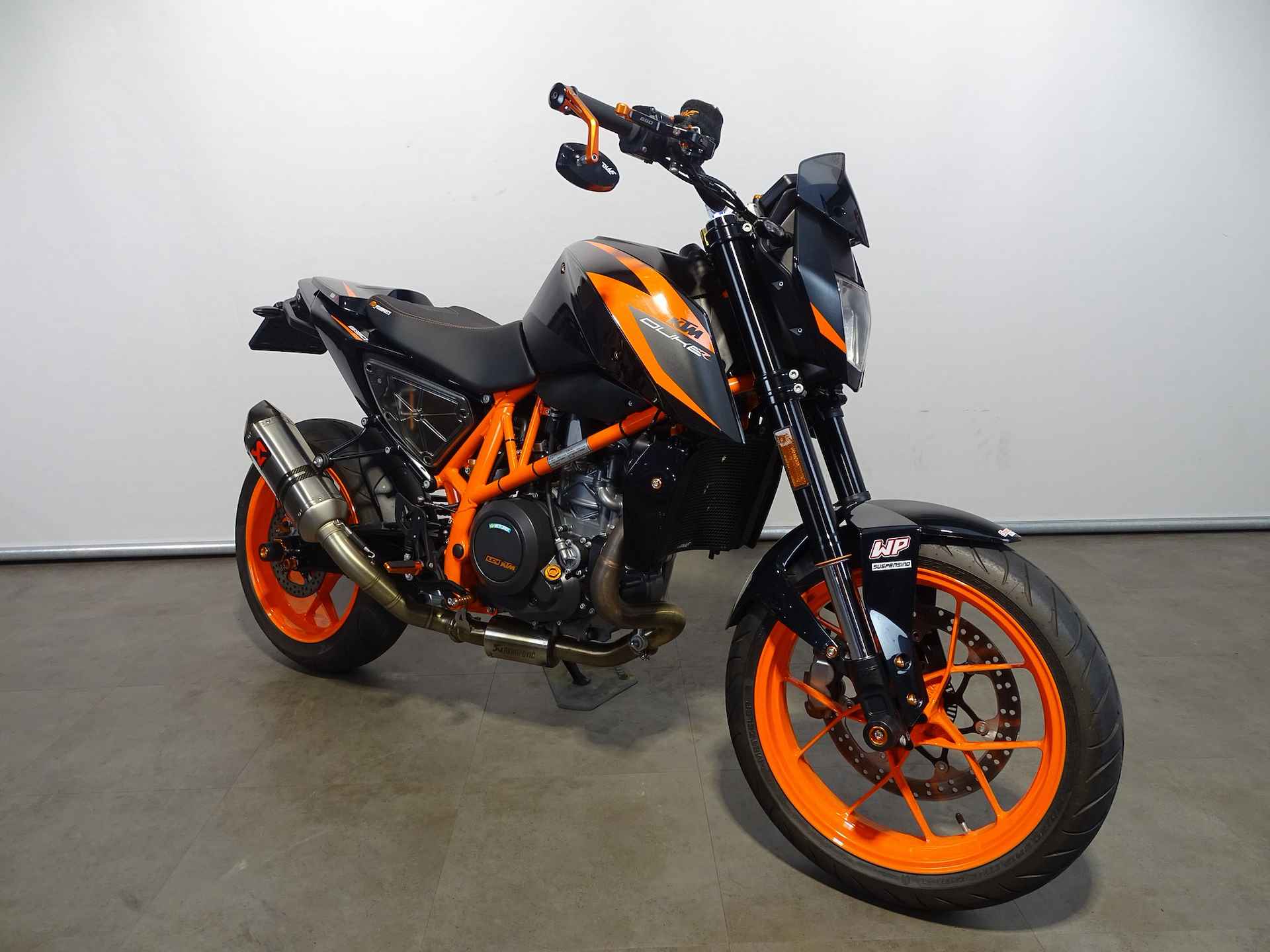 KTM 690 DUKE R ABS - 8/9