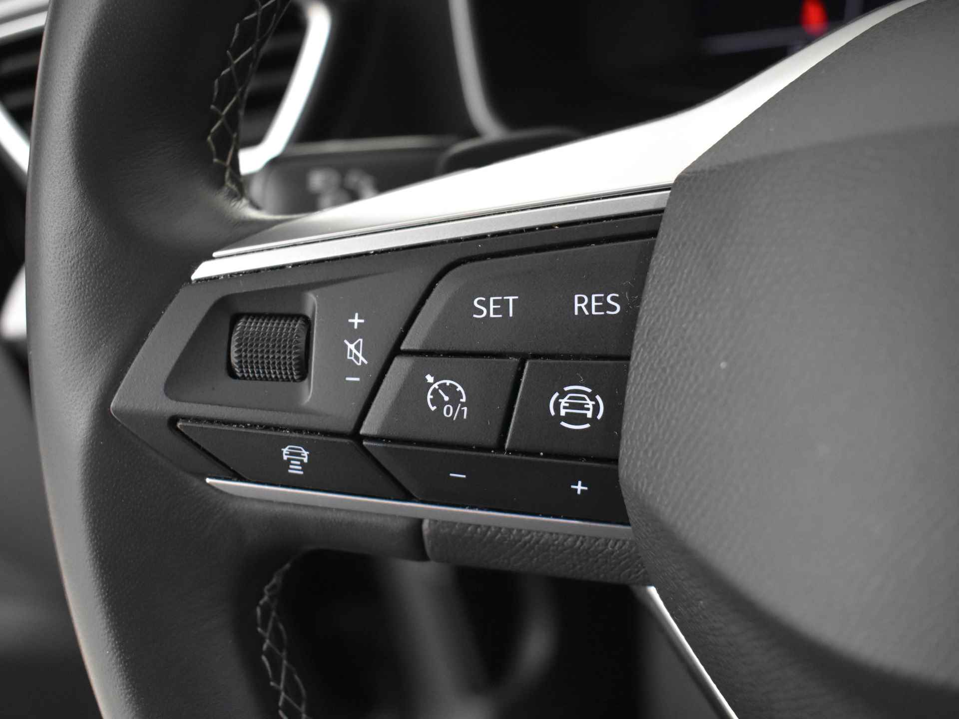 SEAT Leon 1.0 eTSI 110PK DSG-7 Style Business Intense | GARANTIE T/M 2026 | CAMERA | ADAPT. CRUISE | NAVIGATIE | APP CONNECT | LED - 7/43
