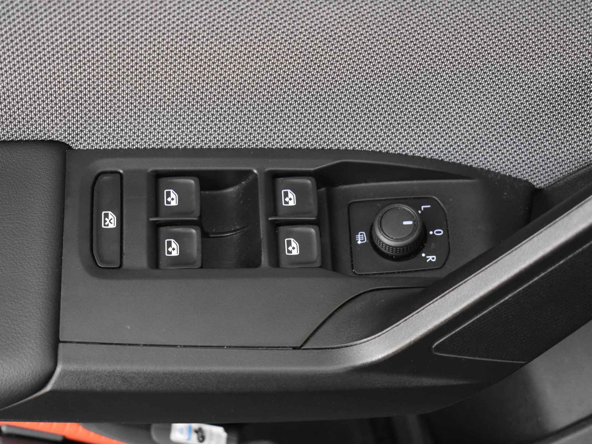 SEAT Leon 1.0 eTSI 110PK DSG-7 Style Business Intense | GARANTIE T/M 2026 | CAMERA | ADAPT. CRUISE | NAVIGATIE | APP CONNECT | LED - 27/43