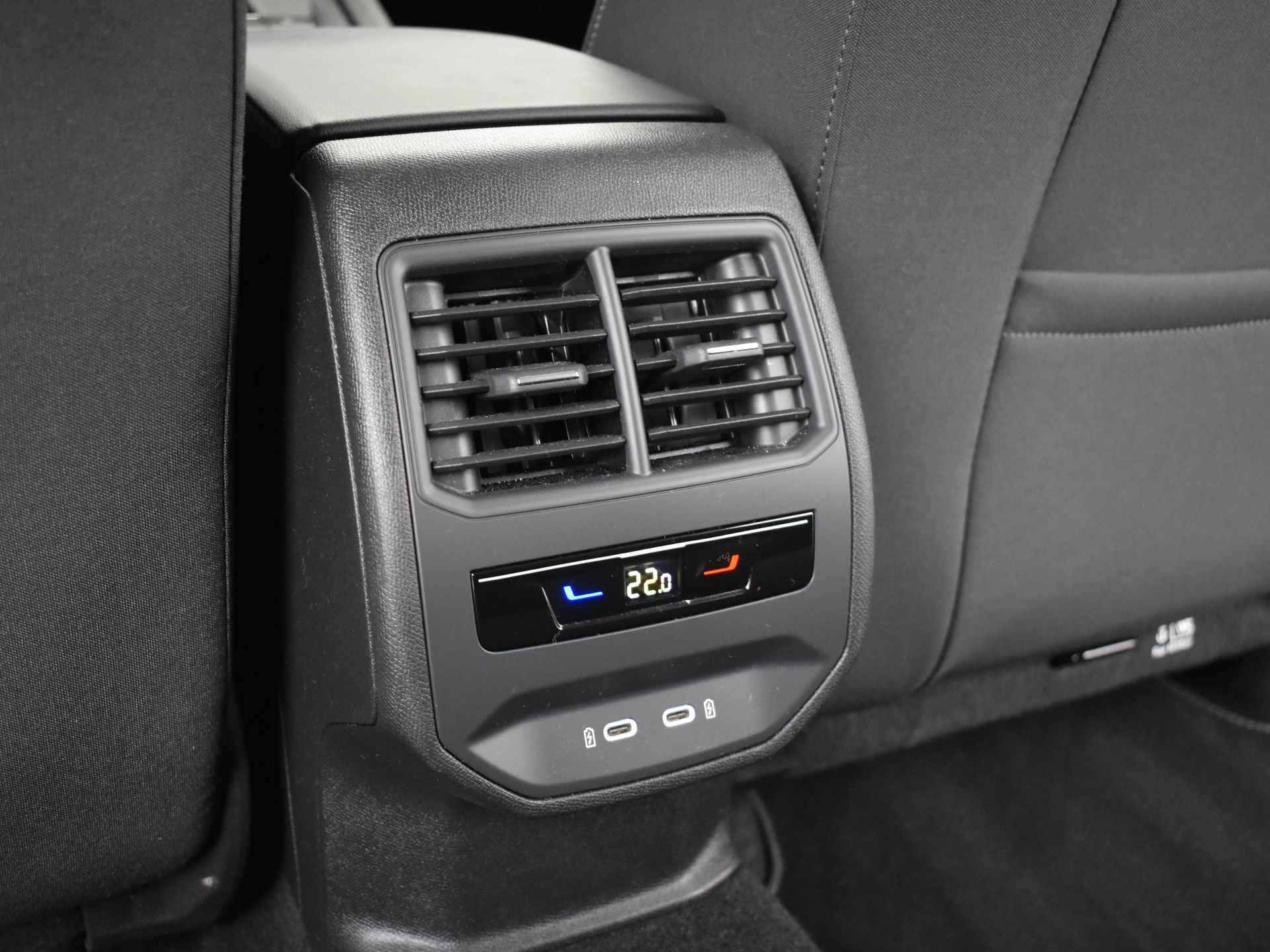 SEAT Leon 1.0 eTSI 110PK DSG-7 Style Business Intense | GARANTIE T/M 2026 | CAMERA | ADAPT. CRUISE | NAVIGATIE | APP CONNECT | LED - 38/43