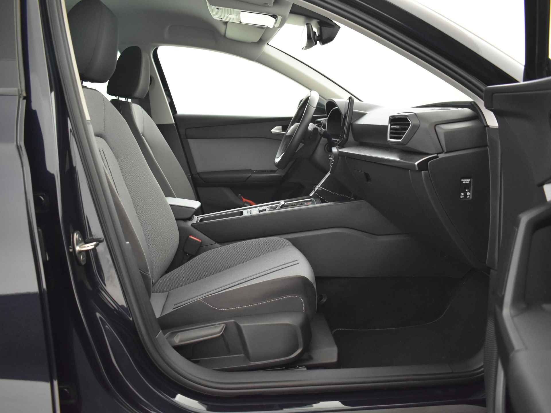 SEAT Leon 1.0 eTSI 110PK DSG-7 Style Business Intense | GARANTIE T/M 2026 | CAMERA | ADAPT. CRUISE | NAVIGATIE | APP CONNECT | LED - 42/43