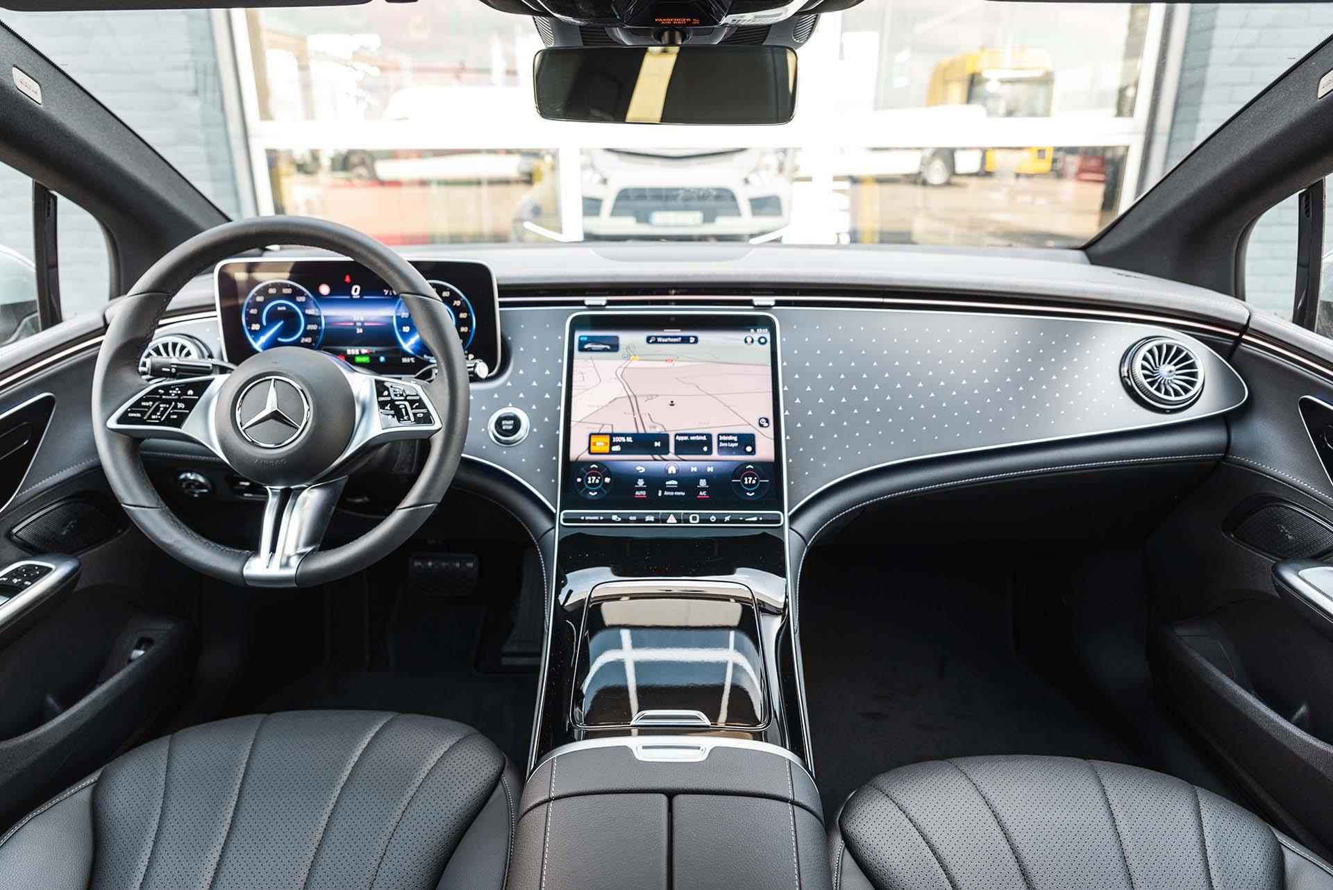 Mercedes-Benz EQE 300 Business Line 89 kWh | Panoramadak | getint glas | sfeerverlichting | achteruitrijcamera - 15/31