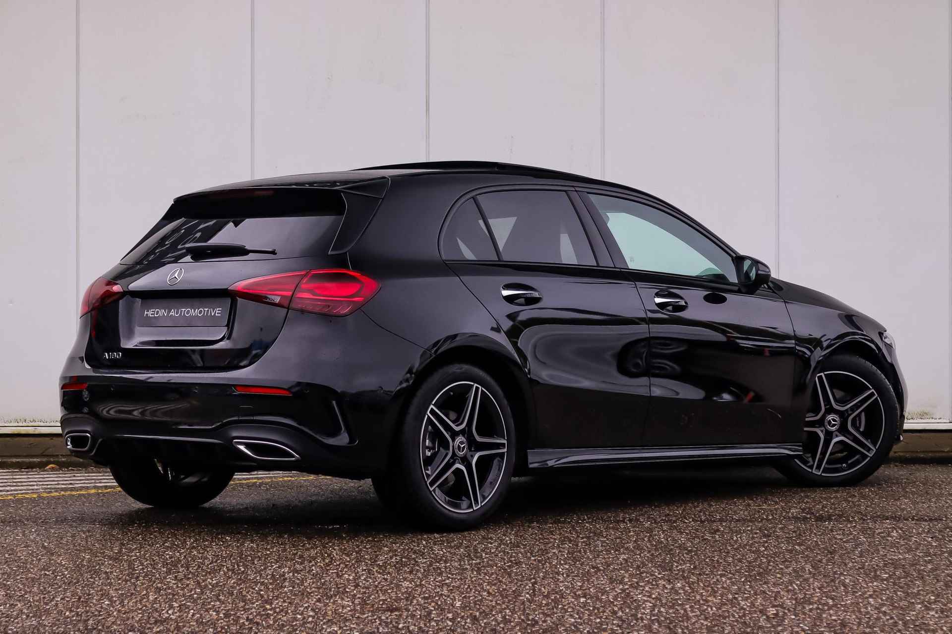 Mercedes-Benz A-Klasse A 180 Automaat Star Edition Limited AMG Line | Nightpakket | Panoramadak - 3/37