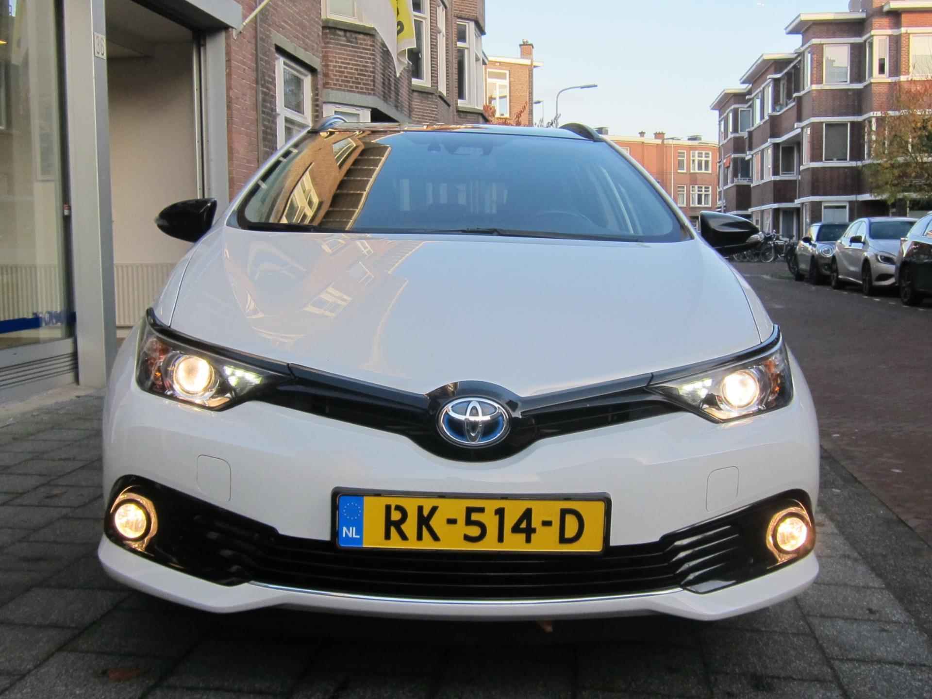 Toyota Auris Touring Sports 1.8 Hybrid Black Edition All In Prijs Bovaggarantie - 8/30