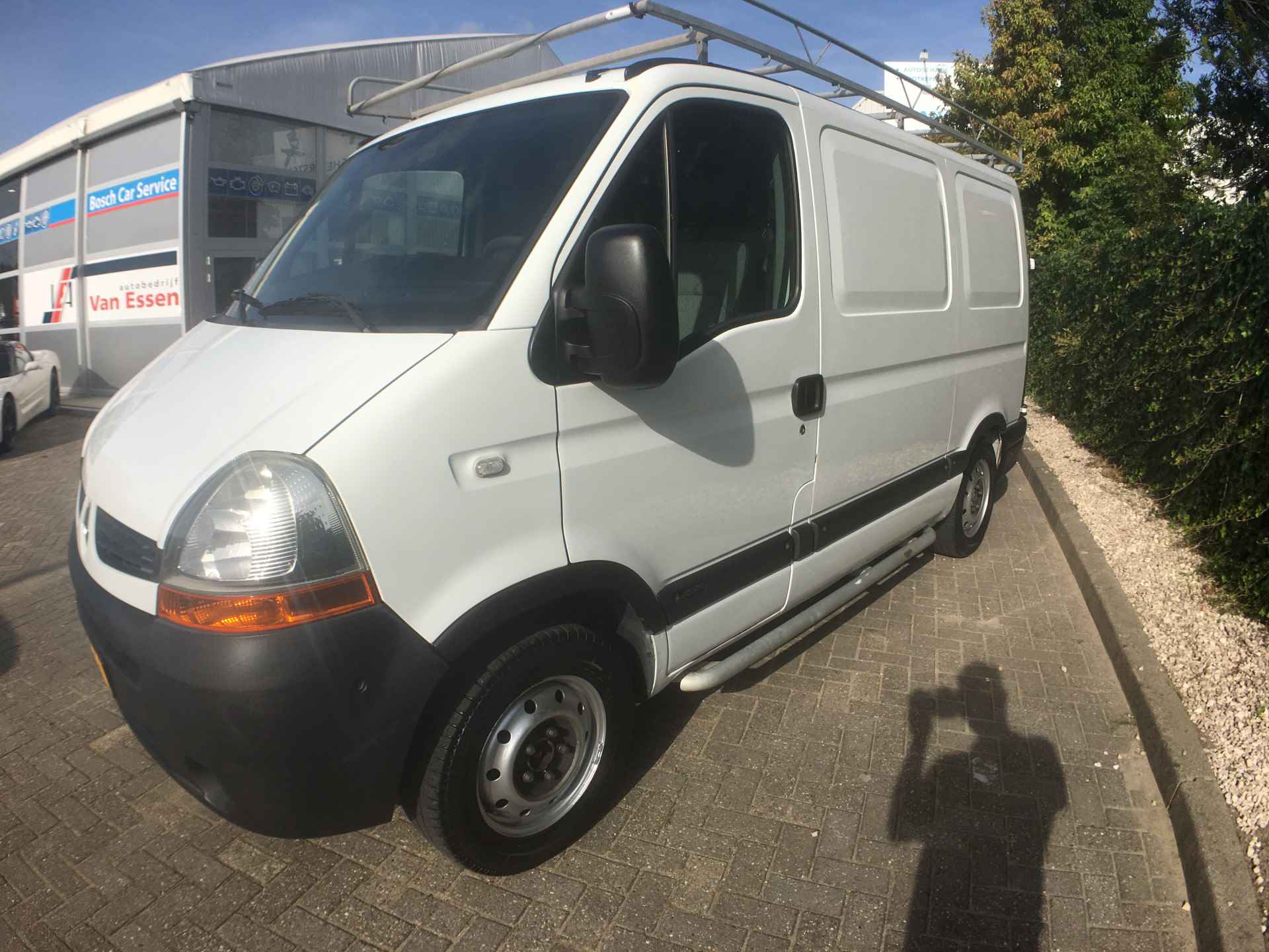 Renault Master T28 2.5 dCi L1H1 Imperiaal, achteruitrijcamera, nwe apk, antidiefstal sloten, trekhaak volledige onderhoudshistorie aanwezig - 10/19