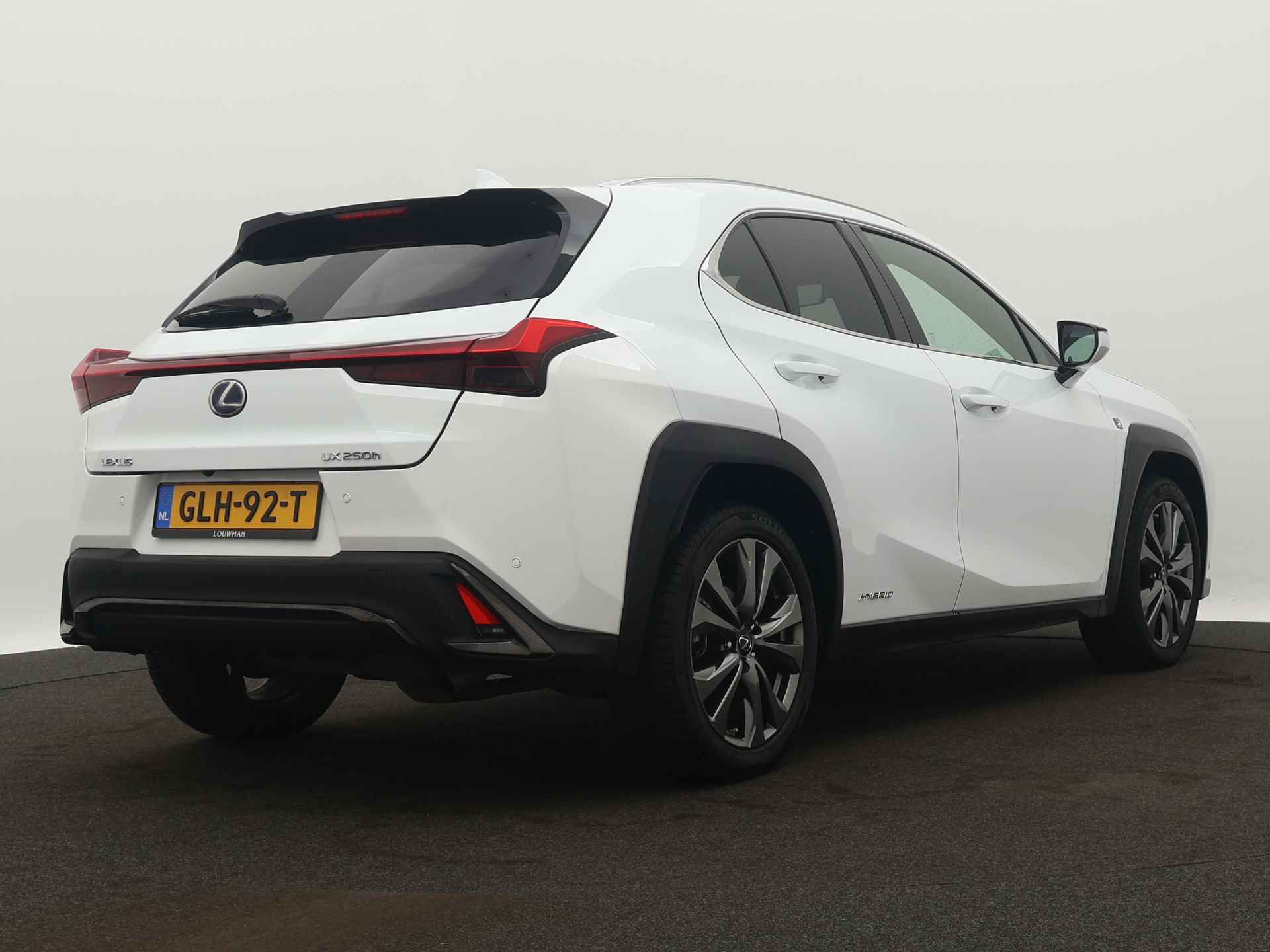 Lexus UX 250H AWD F-Sport Limited | Navigatie | Half leder | LM velgen | Camera | Parkeersensoren | Stoelverwarming | - 3/48