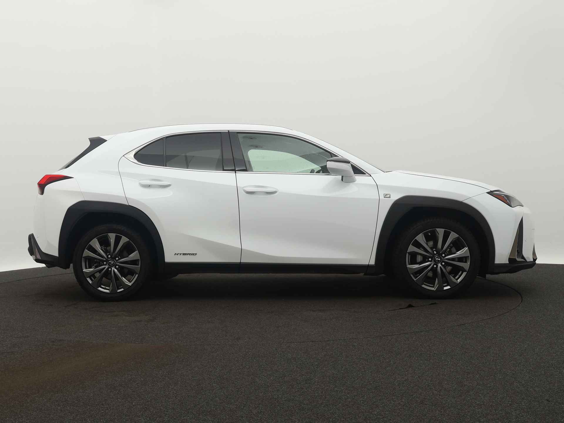 Lexus UX 250H AWD F-Sport Limited | Navigatie | Half leder | LM velgen | Camera | Parkeersensoren | Stoelverwarming | - 16/48