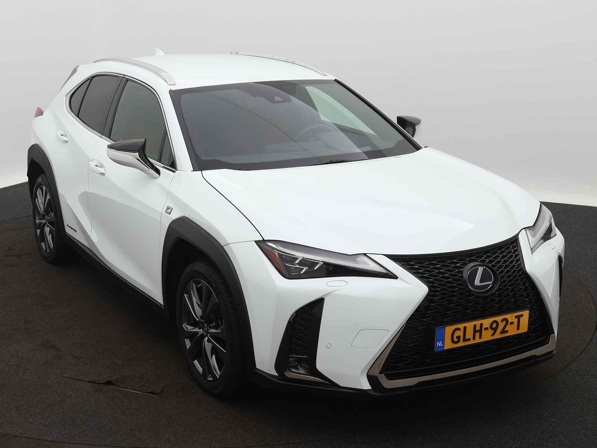 Lexus UX 250H AWD F-Sport Limited | Navigatie | Half leder | LM velgen | Camera | Parkeersensoren | Stoelverwarming | - 29/48