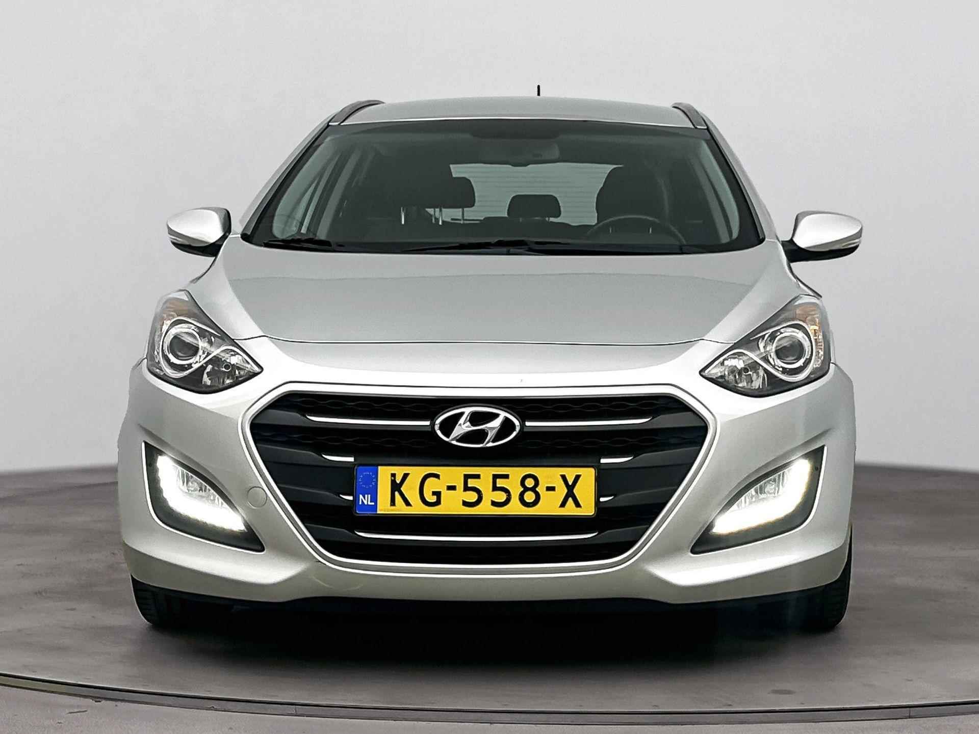 Hyundai i30 Wagon 1.6 GDi Comfort Navi | Climate controle | Cruise controle | Camera | - 6/33