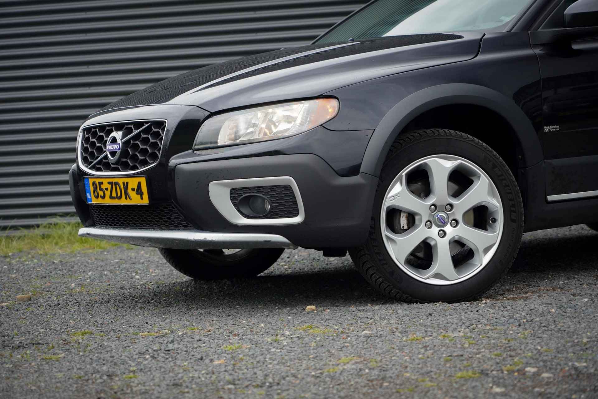 Volvo XC70 2.4 D5 Summum / Aut / Leder / Dealeronderhoud / Meeneemprijs - 12/40