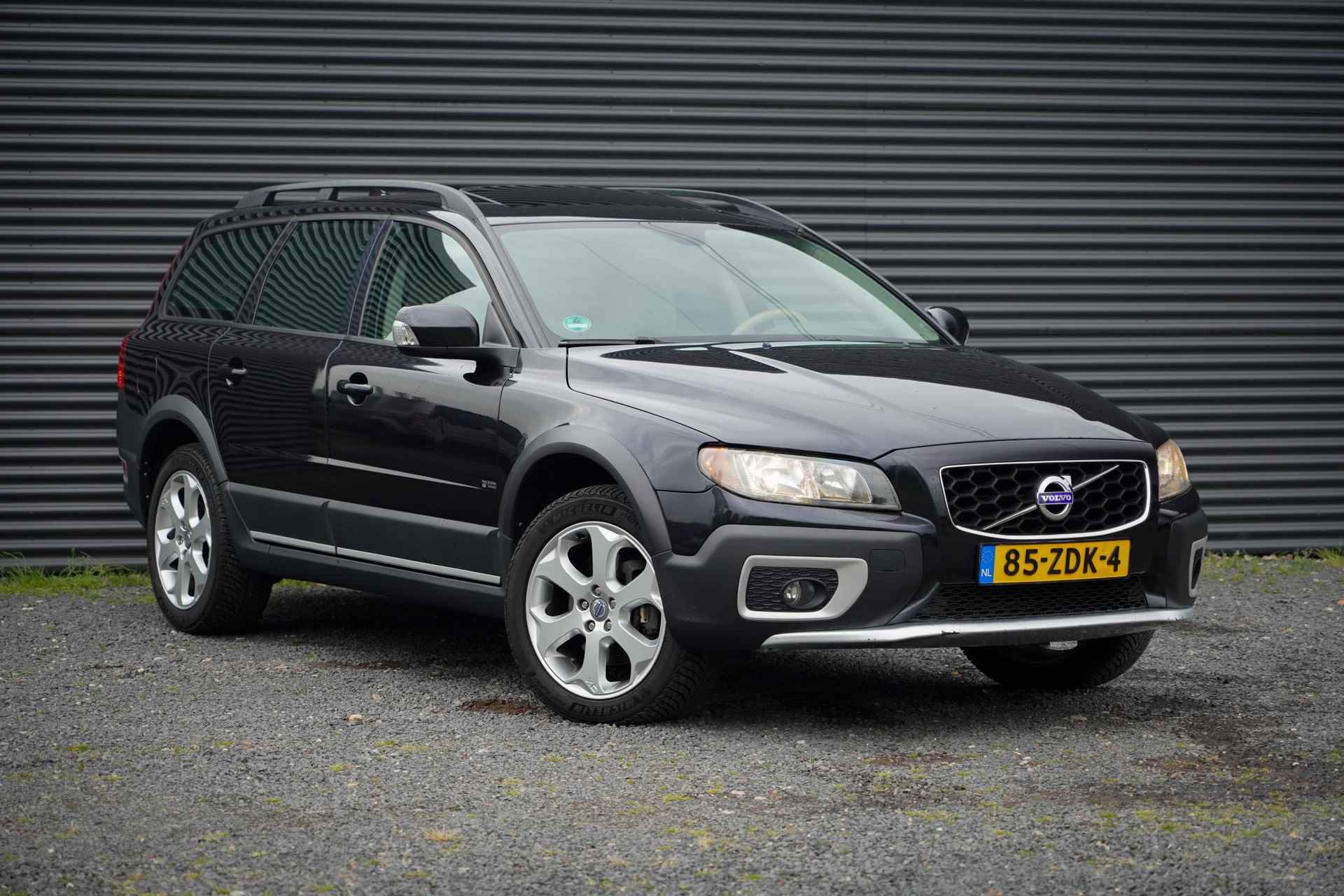 Volvo XC70 2.4 D5 Summum / Aut / Leder / Dealeronderhoud / Meeneemprijs - 13/40