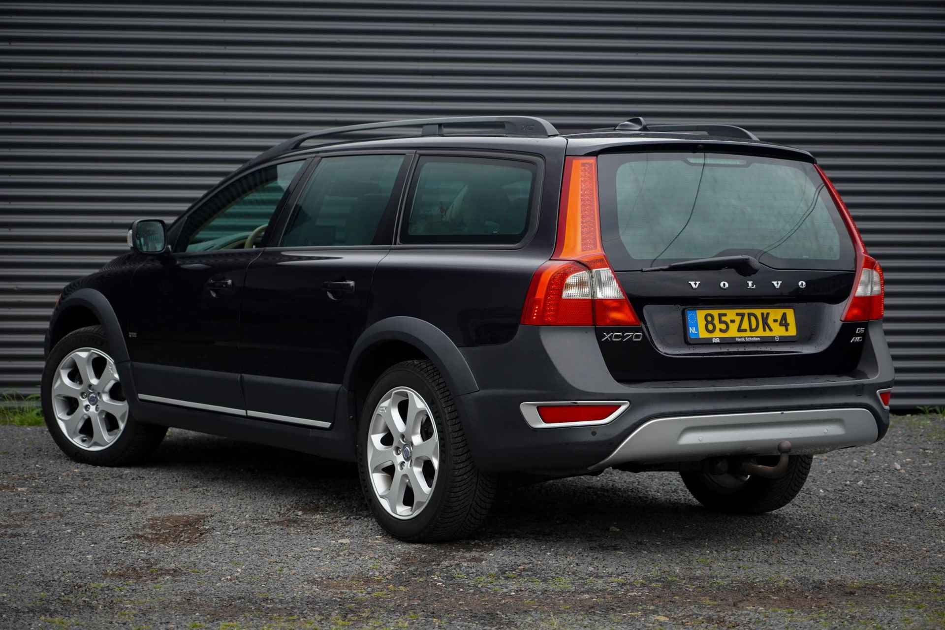 Volvo XC70 2.4 D5 Summum / Aut / Leder / Dealeronderhoud / Meeneemprijs - 15/40