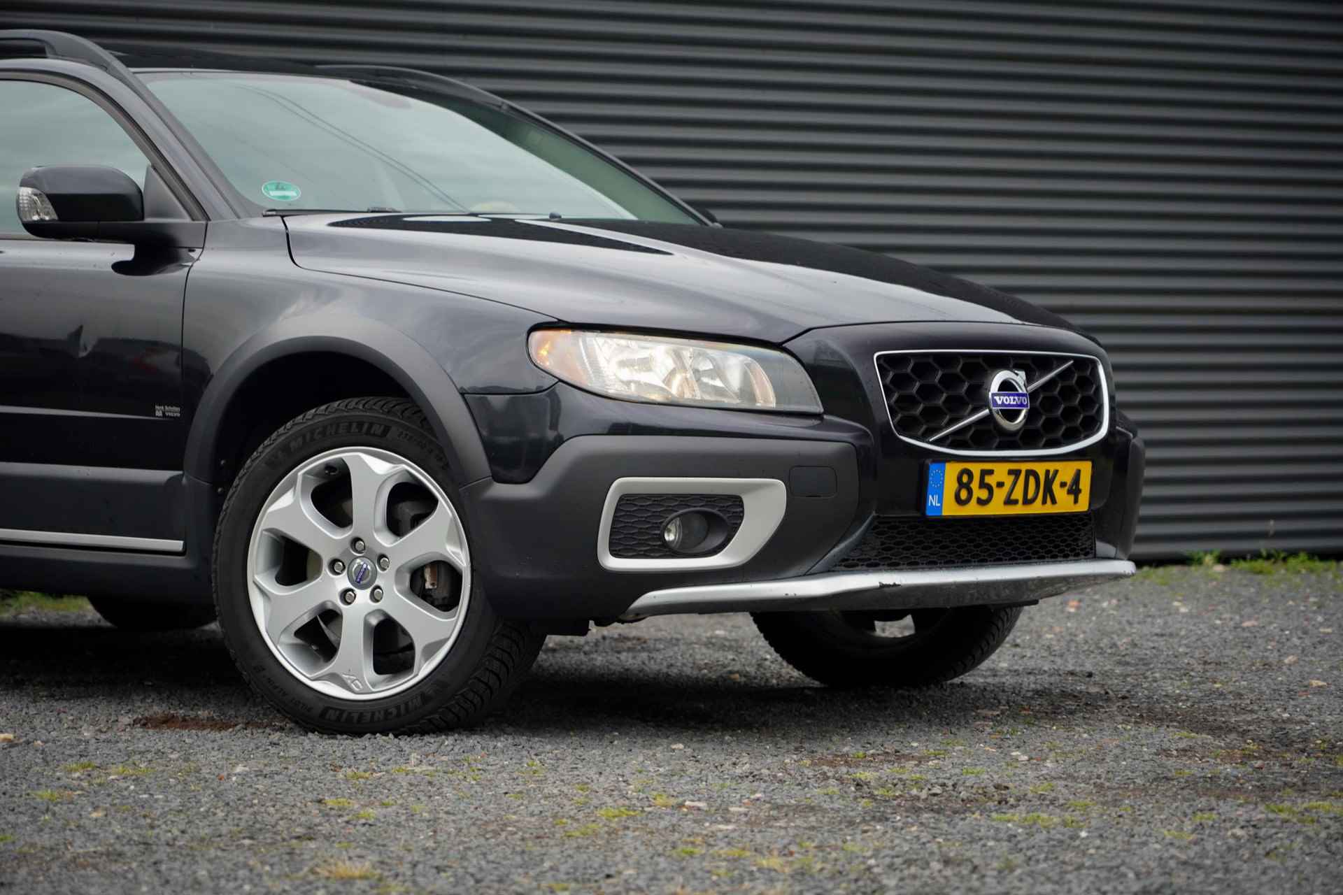 Volvo XC70 2.4 D5 Summum / Aut / Leder / Dealeronderhoud / Meeneemprijs - 27/40