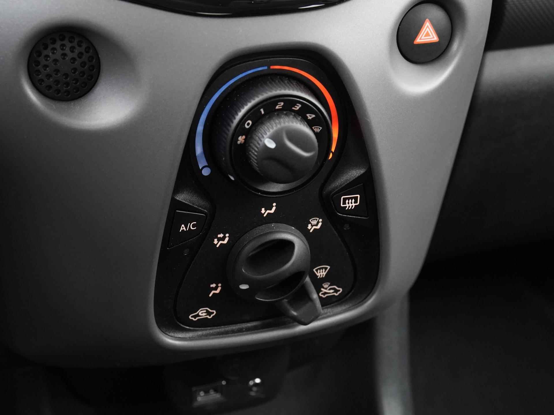 Peugeot 108 1.0 e-VTi Active | Camera | Airco | Bluetooth | Zondag Open! - 10/32