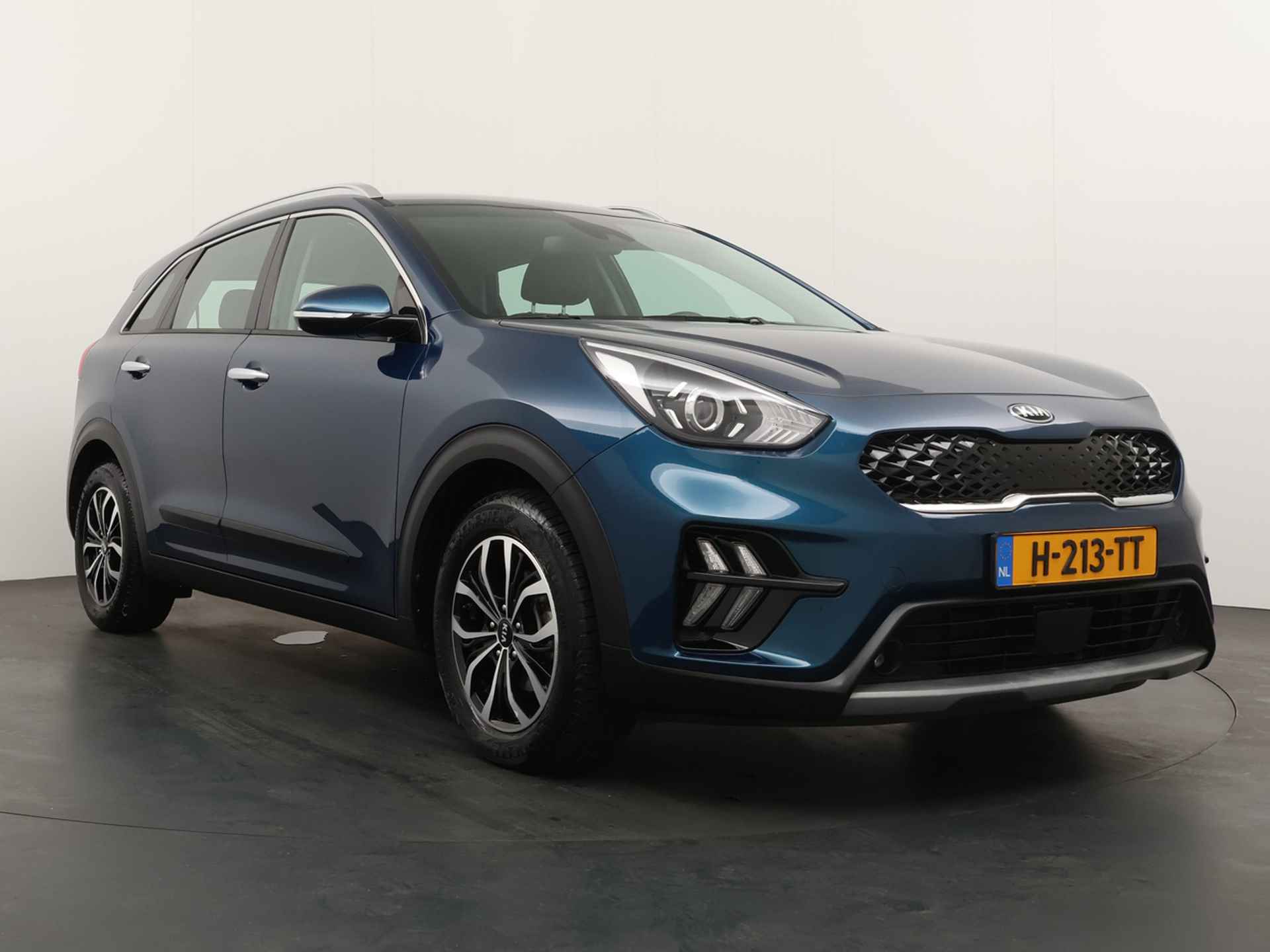 Kia Niro 1.6 GDi Hybrid DynamicLine - Navigatie - Trekhaak - Lichtmetalen velgen - Climtate Control - Fabrieksgarantie tot 05-2027 - 12/48