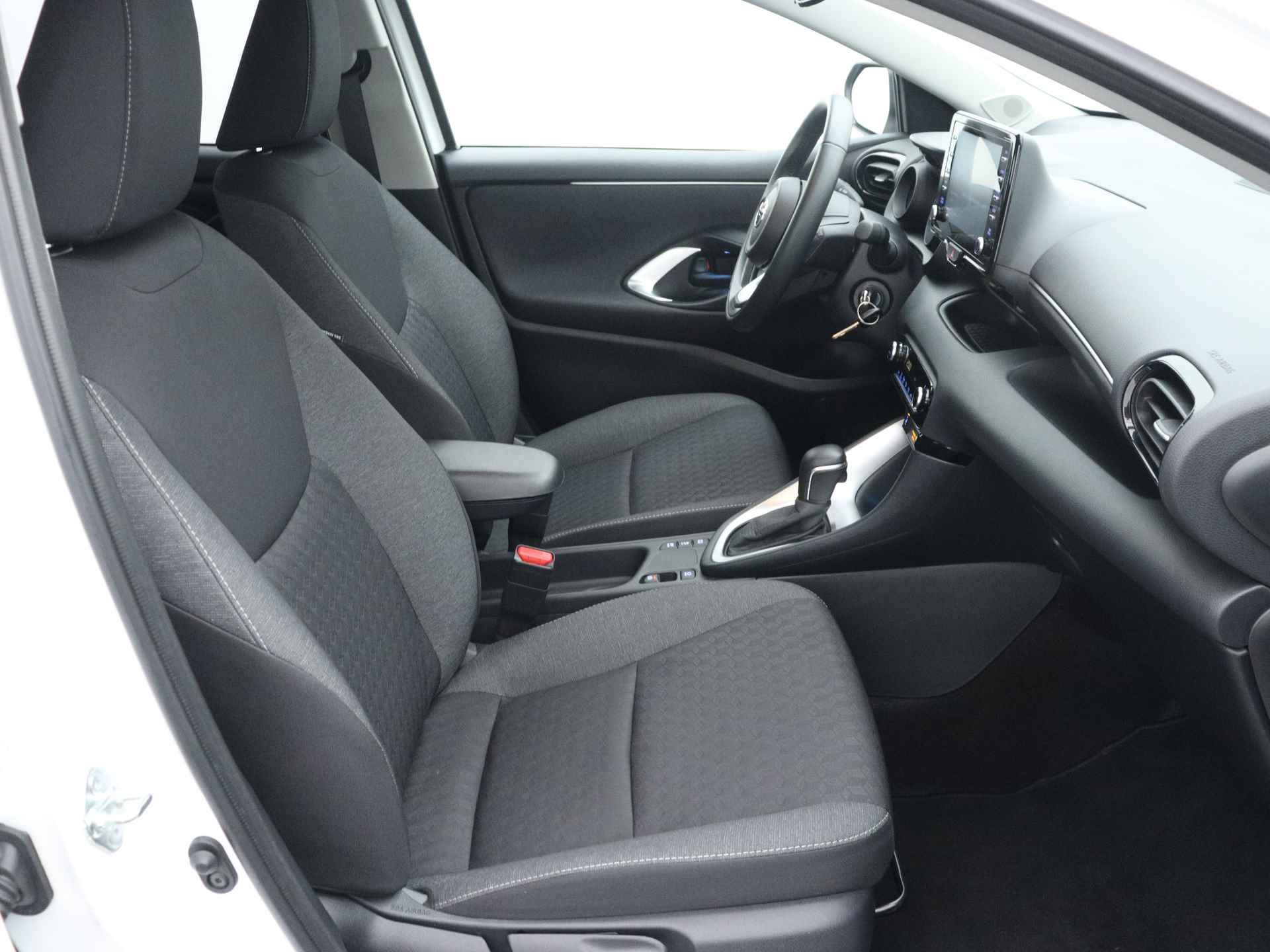 Toyota Yaris 1.5 Hybrid Dynamic Limited | Led | Camera | Adap. Cruise control | Climate control | Apple Carplay & Android Auto | - 31/43