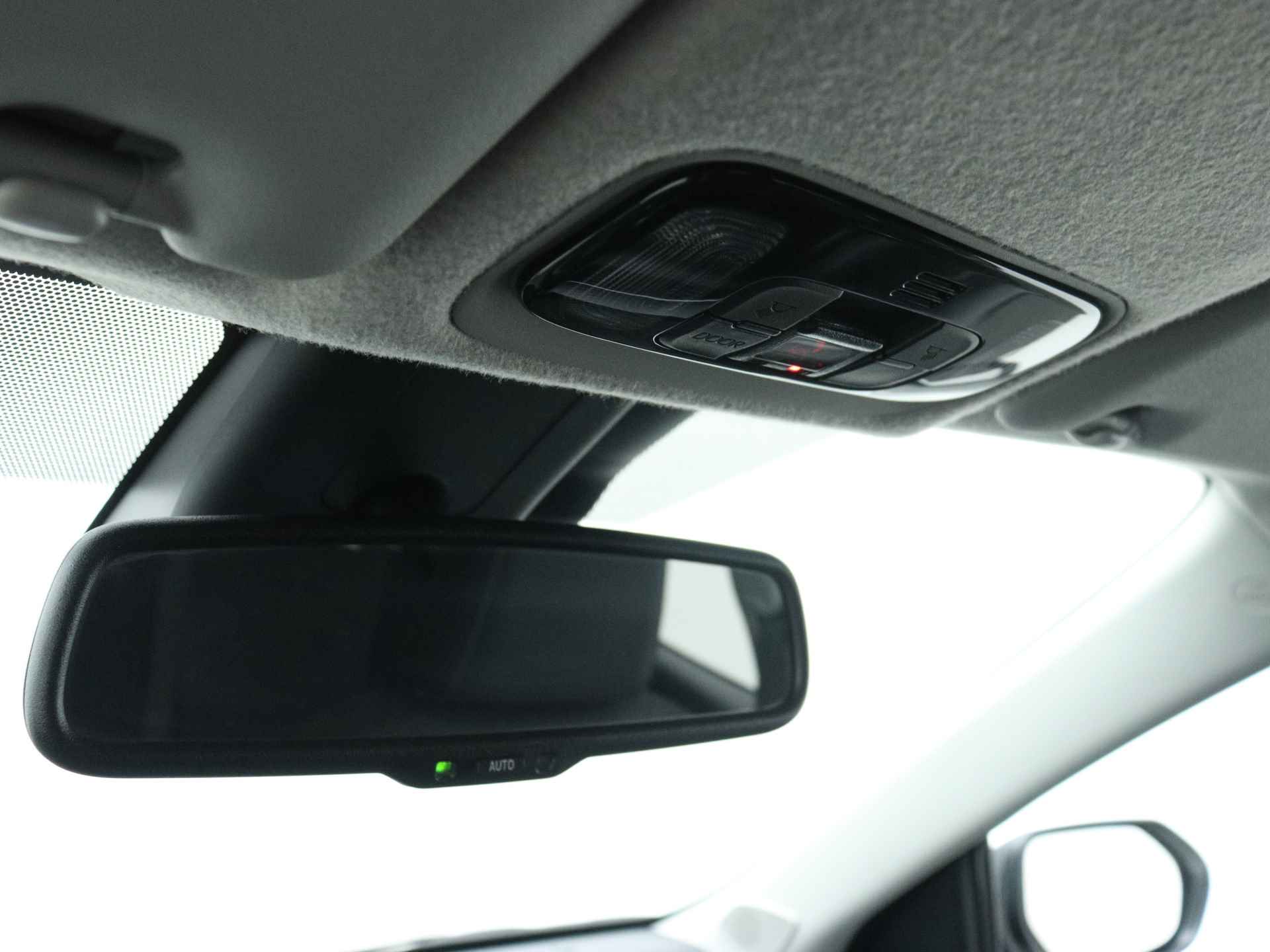 Toyota Yaris 1.5 Hybrid Dynamic Limited | Led | Camera | Adap. Cruise control | Climate control | Apple Carplay & Android Auto | - 32/43