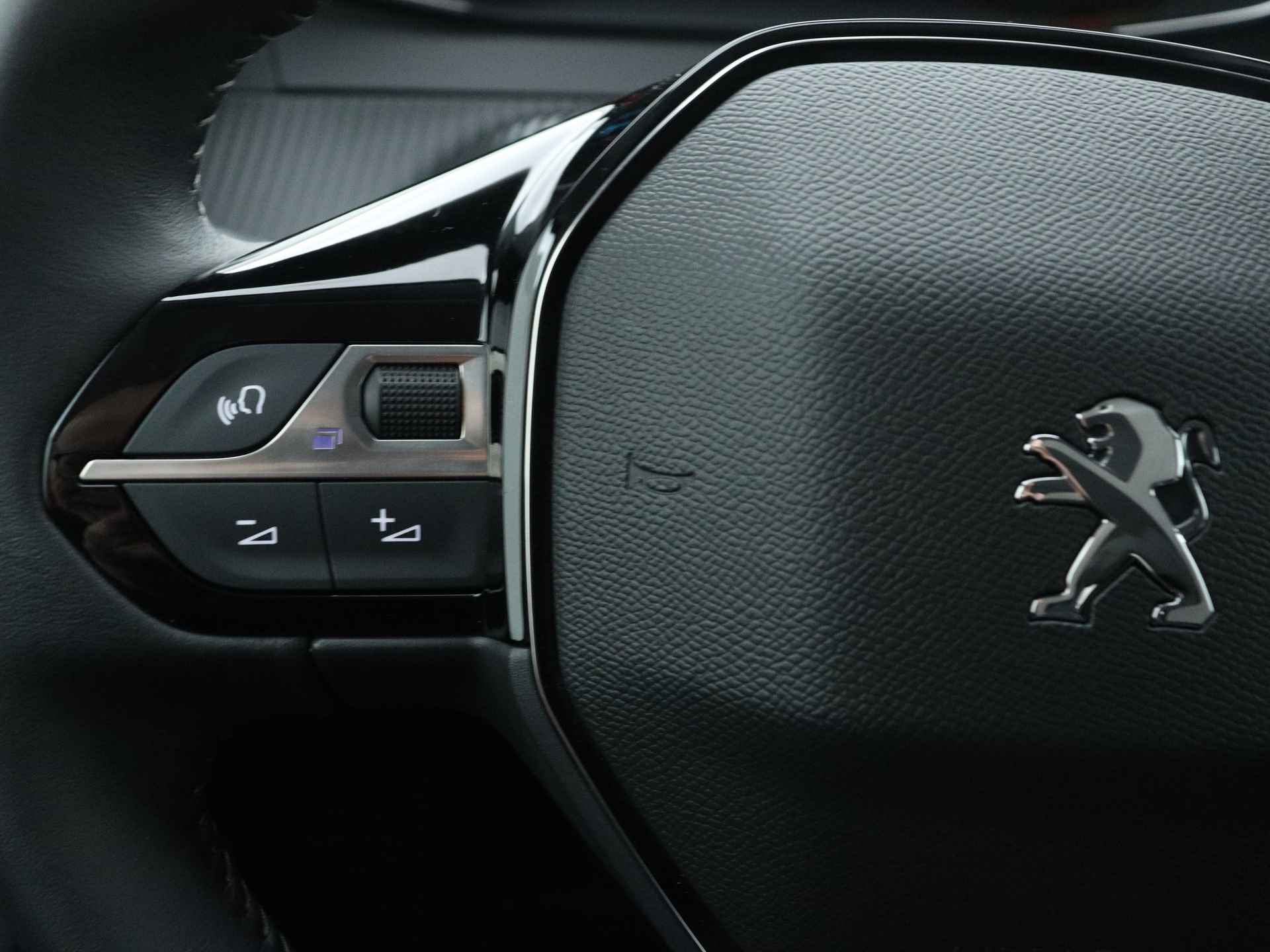 Peugeot e-208 Allure Limited Automaat | Navigatie | Climate | Cruise Control | Parkeersensoren | Lichtmetalen Velgen | - 6/39